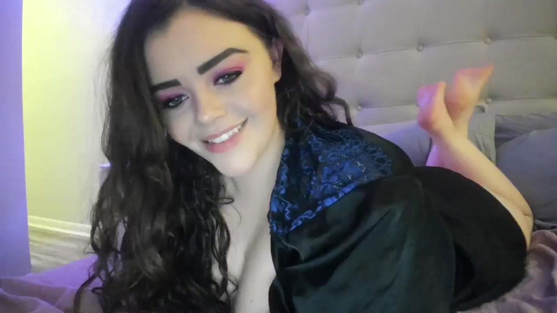 Gallery image thumbnail from TemptressV's myfreecams stream on, 10/27/2024, 23:51 image 1 of 20