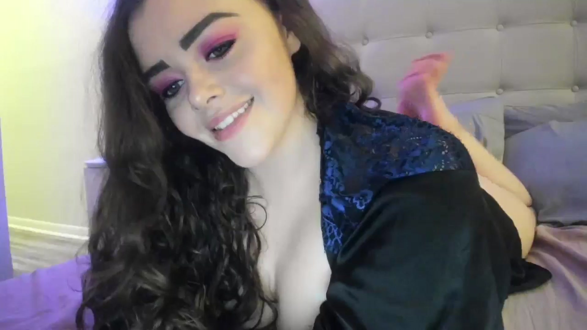 Gallery image thumbnail from TemptressV's myfreecams stream on, 10/27/2024, 23:51 image 15 of 20