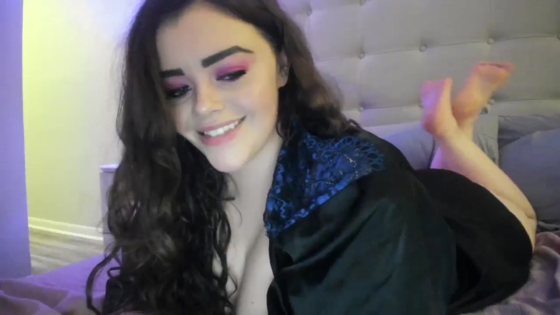 Gallery image thumbnail from TemptressV's myfreecams stream on, 10/27/2024, 23:51 image 5 of 20