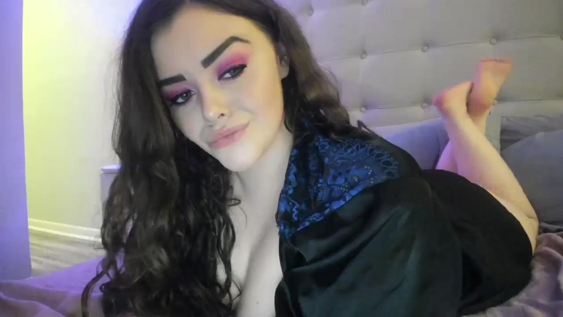 Gallery image thumbnail from TemptressV's myfreecams stream on, 10/27/2024, 23:51 image 4 of 20