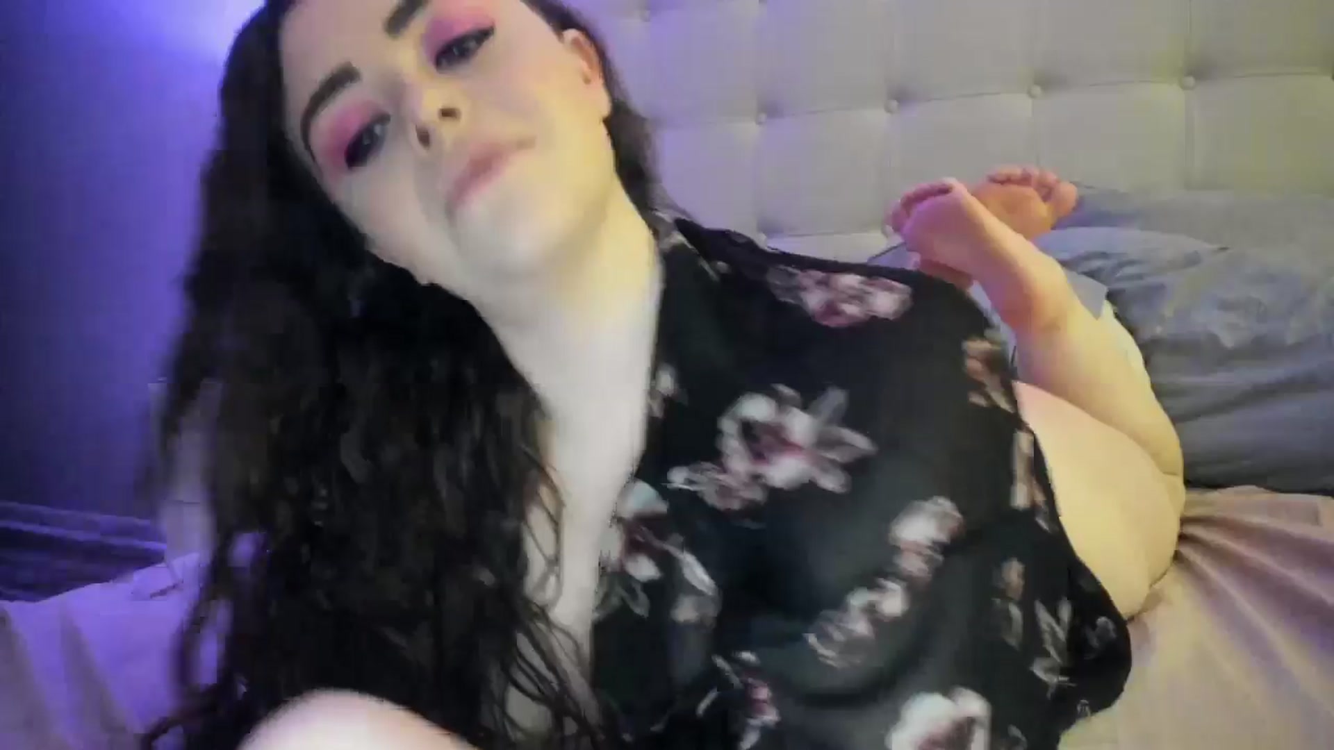 Gallery image thumbnail from TemptressV's myfreecams stream on, 11/04/2024, 01:11 image 18 of 20