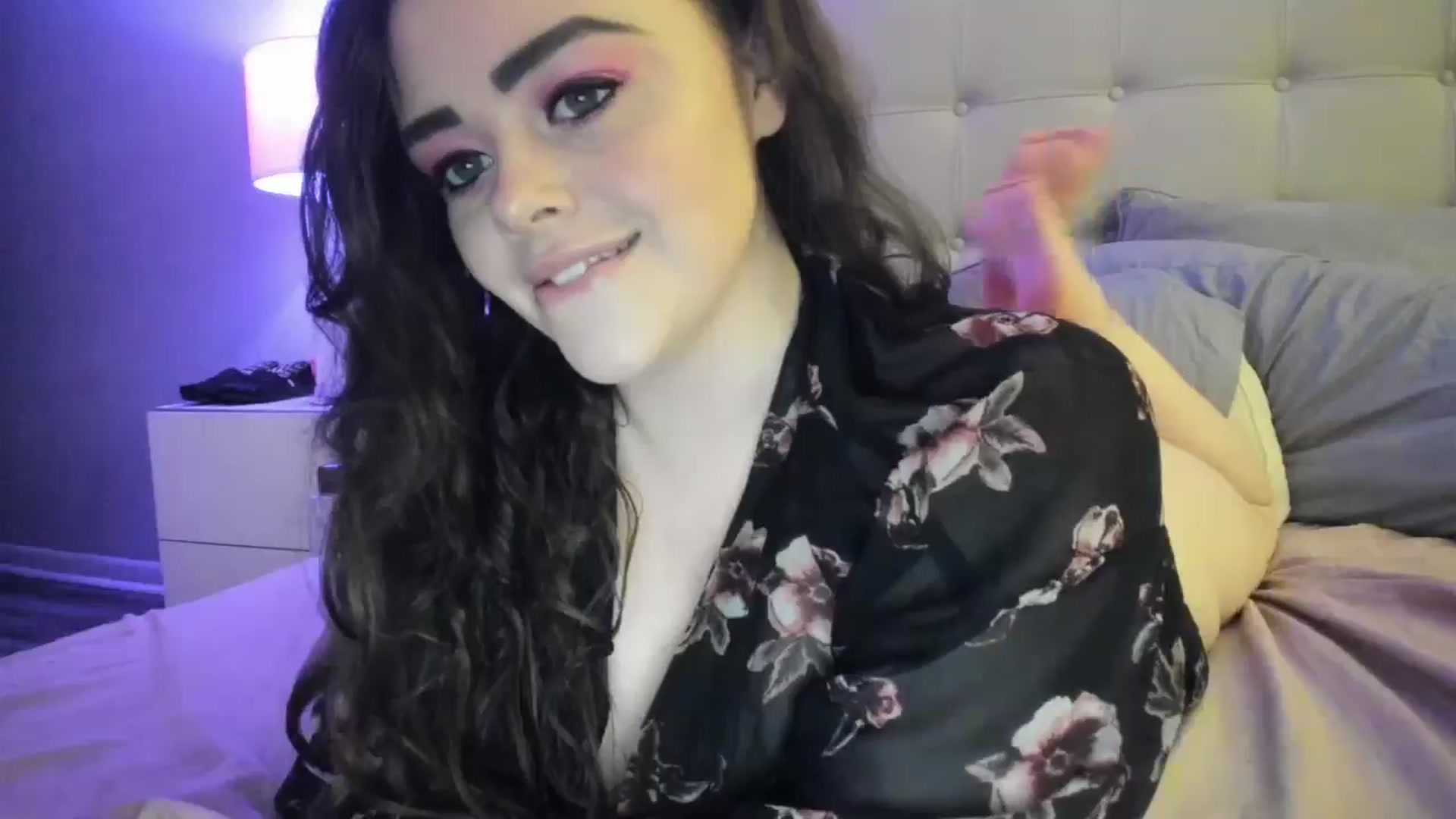Gallery image thumbnail from TemptressV's myfreecams stream on, 11/04/2024, 01:11 image 11 of 20