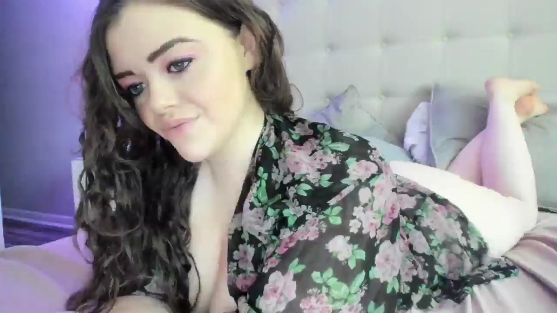 Gallery image thumbnail from TemptressV's myfreecams stream on, 11/24/2024, 16:22 image 19 of 20