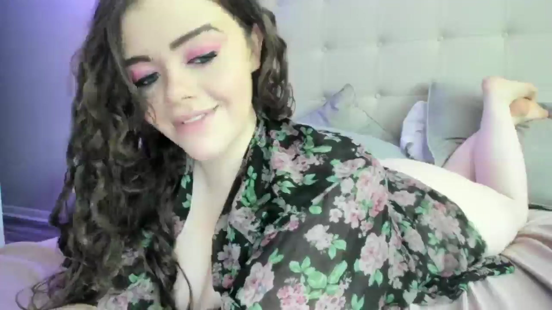 Gallery image thumbnail from TemptressV's myfreecams stream on, 11/24/2024, 16:22 image 10 of 20
