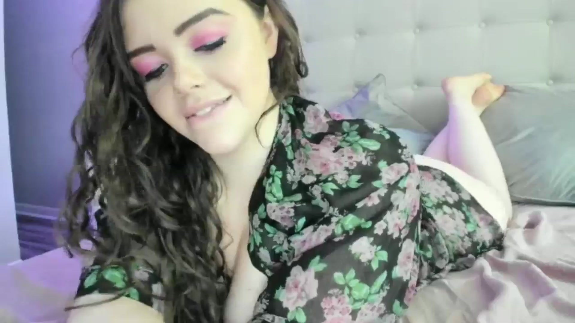 Gallery image thumbnail from TemptressV's myfreecams stream on, 11/24/2024, 17:04 image 19 of 20