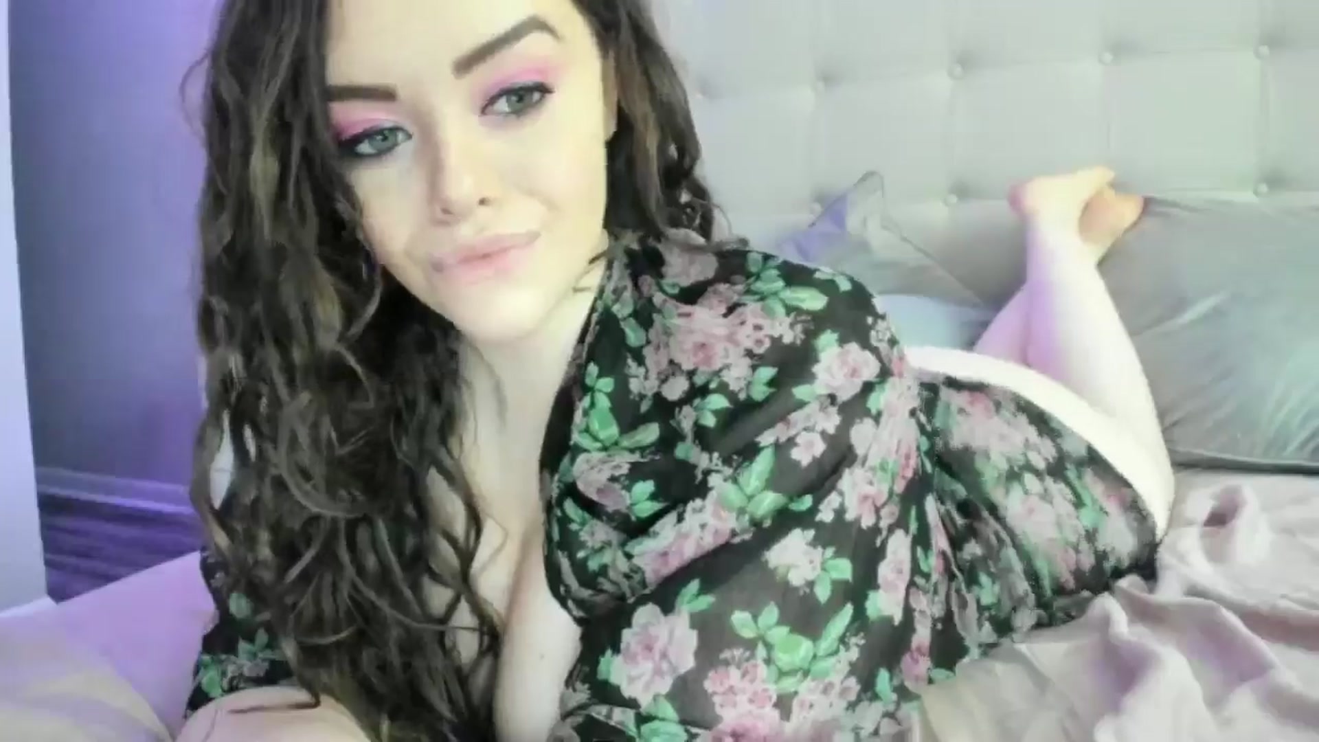 Gallery image thumbnail from TemptressV's myfreecams stream on, 11/24/2024, 17:04 image 8 of 20
