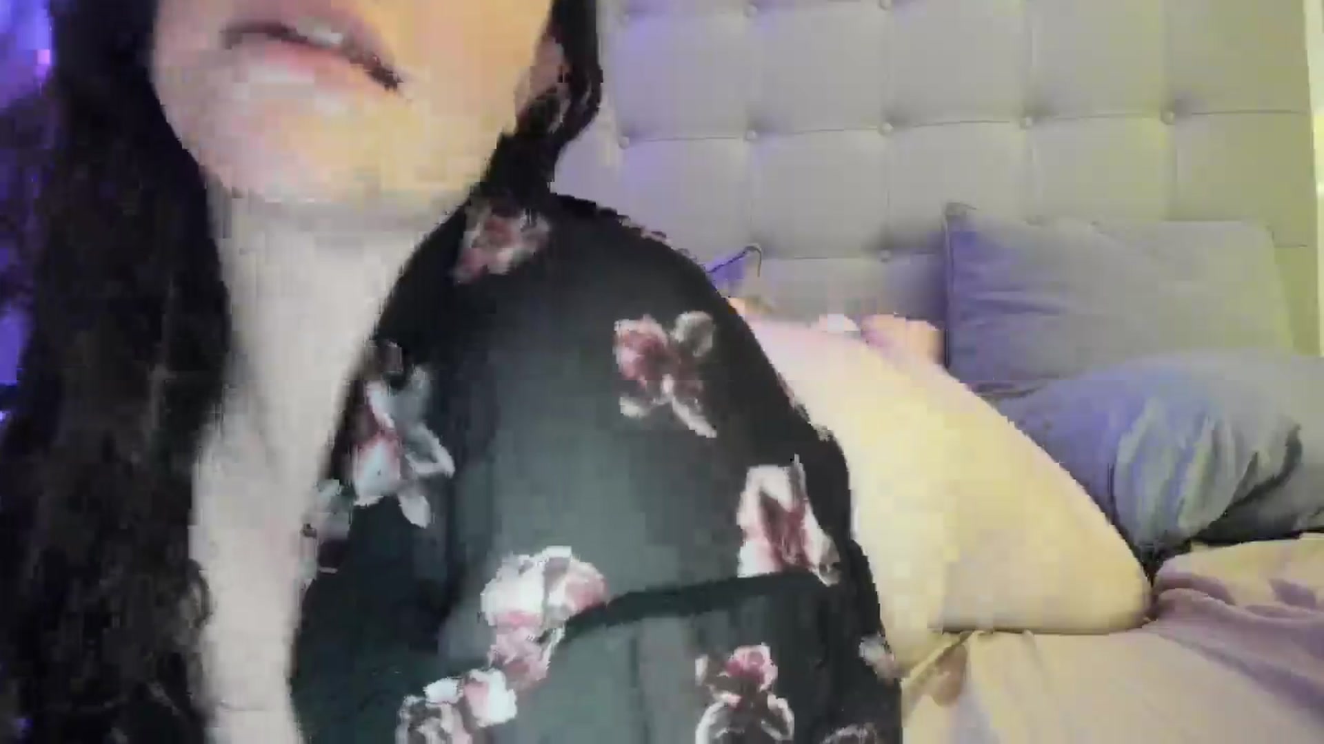 Gallery image thumbnail from TemptressV's myfreecams stream on, 12/08/2024, 22:26 image 9 of 20