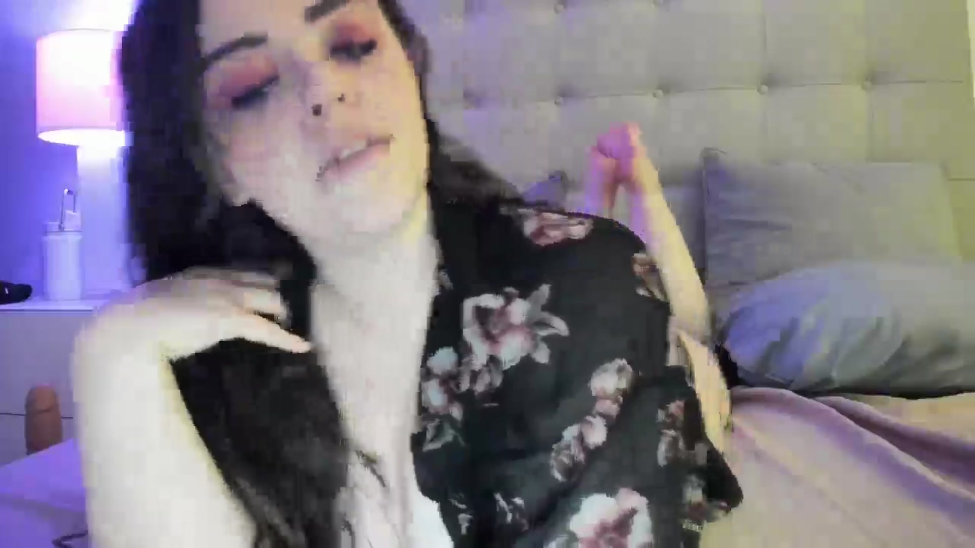 Gallery image thumbnail from TemptressV's myfreecams stream on, 12/08/2024, 22:26 image 15 of 20