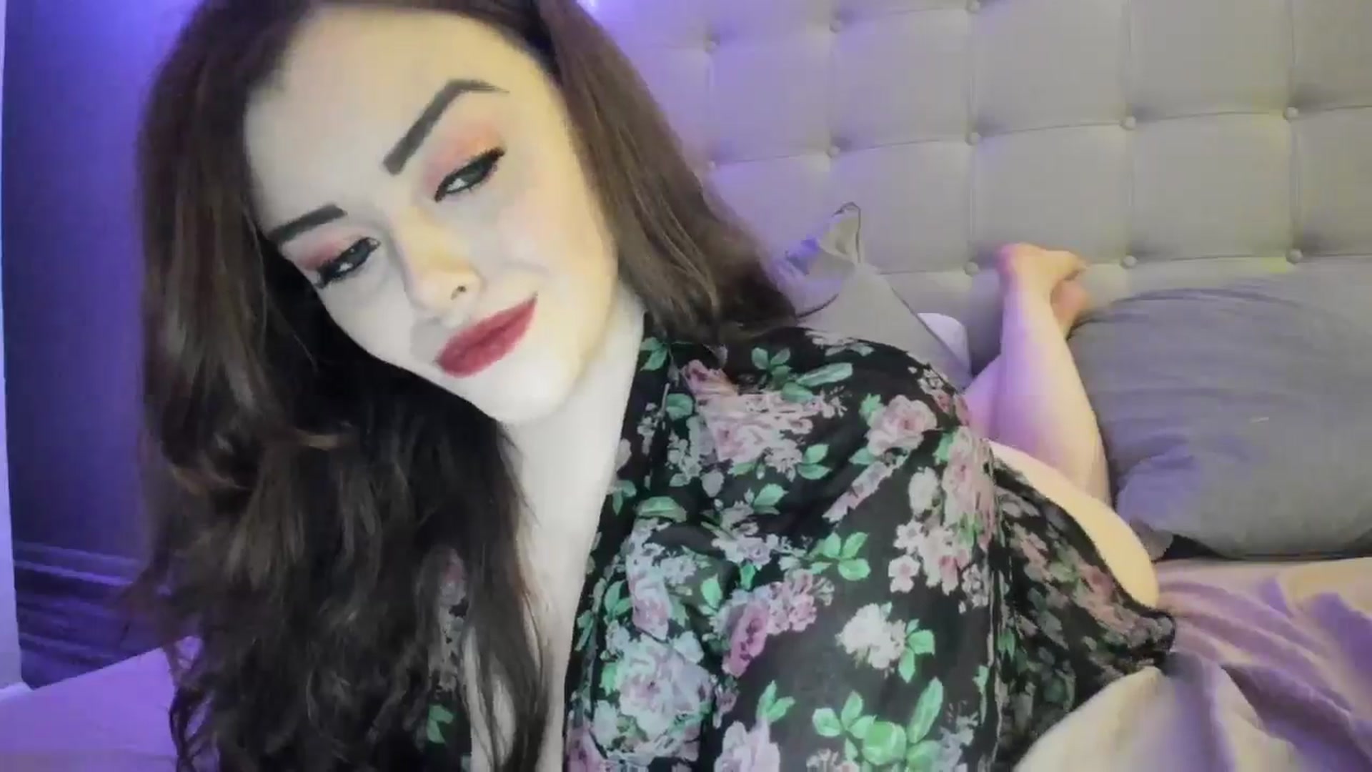 Gallery image thumbnail from TemptressV's myfreecams stream on, 01/12/2025, 09:02 image 7 of 20