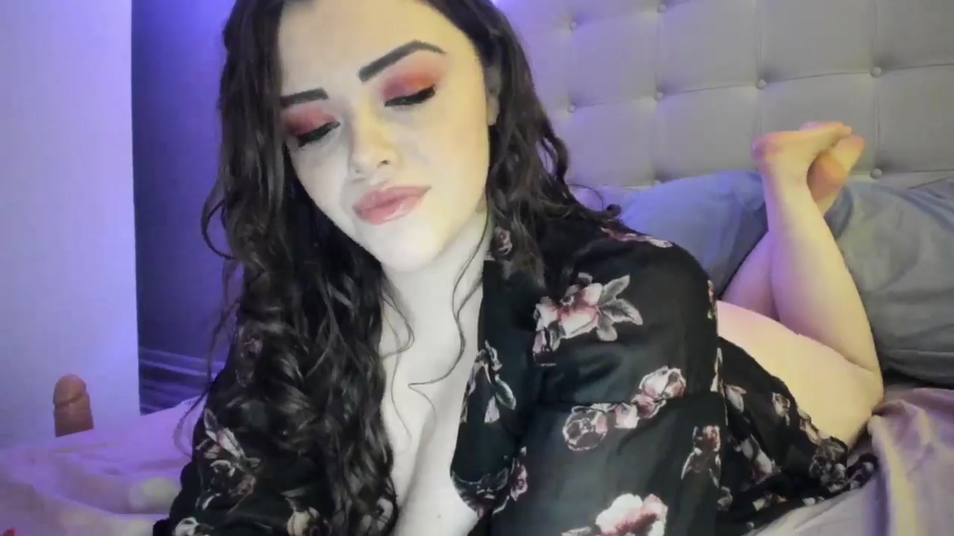 Gallery image thumbnail from TemptressV's myfreecams stream on, 01/19/2025, 08:58 image 8 of 20