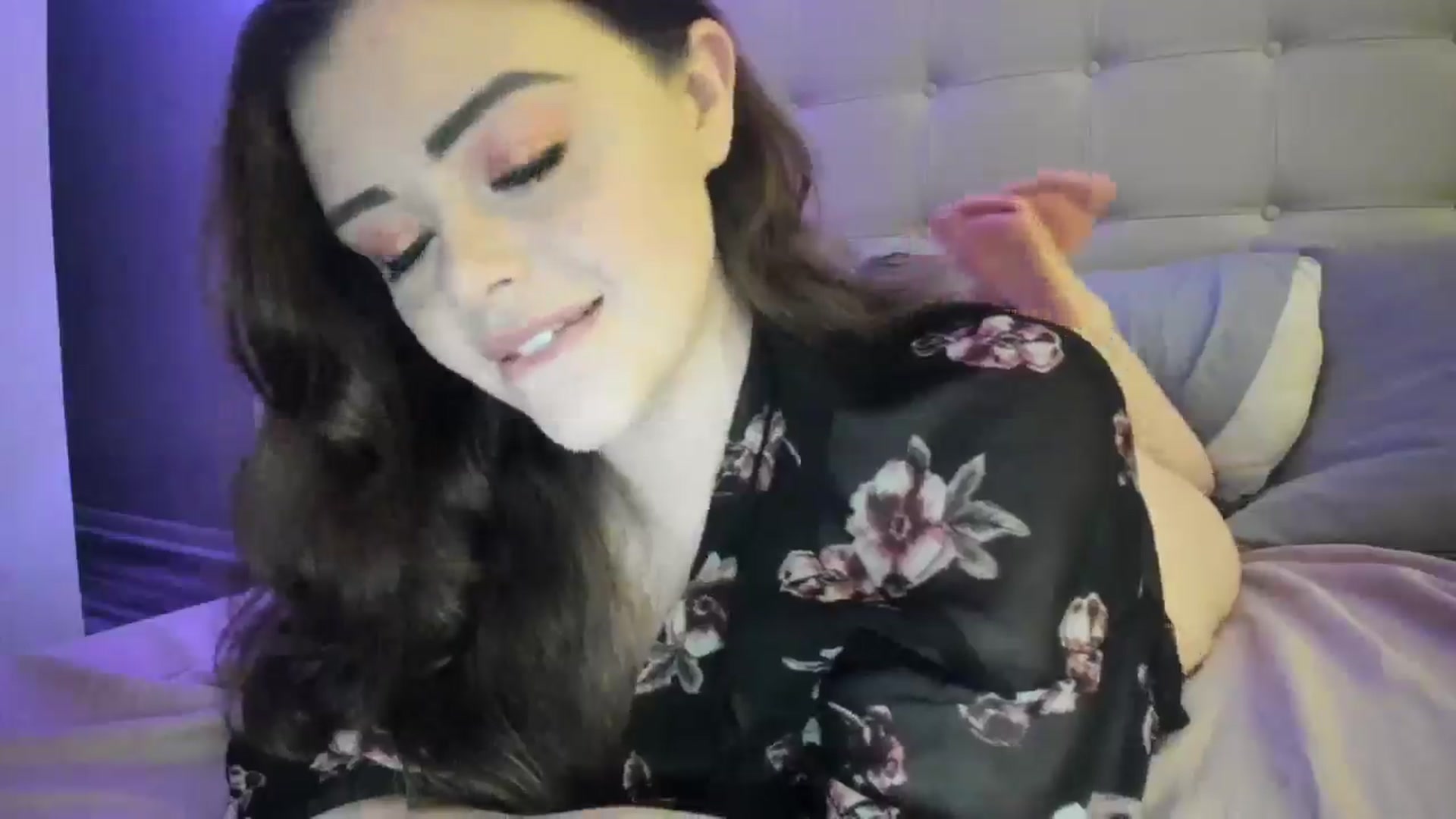 Gallery image thumbnail from TemptressV's myfreecams stream on, 02/16/2025, 08:06 image 13 of 20