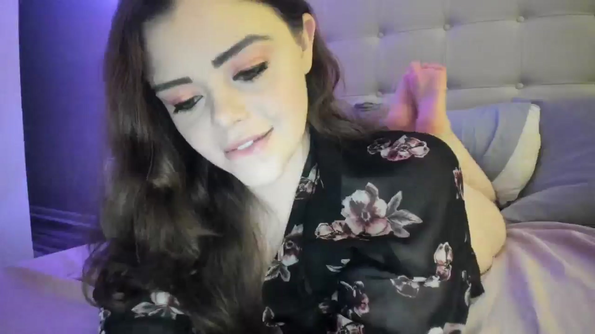 Gallery image thumbnail from TemptressV's myfreecams stream on, 02/16/2025, 08:06 image 11 of 20