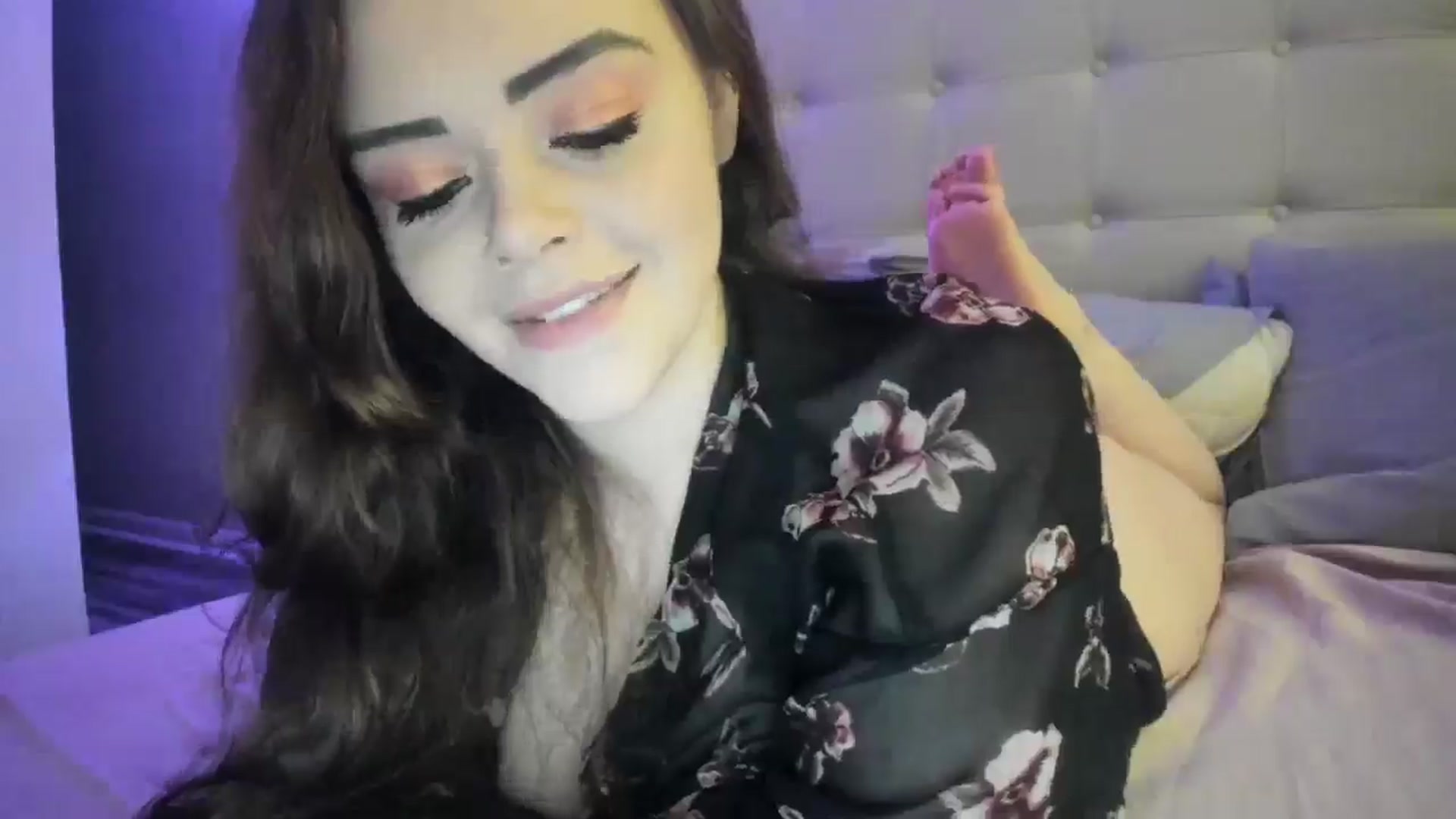 Gallery image thumbnail from TemptressV's myfreecams stream on, 02/16/2025, 08:06 image 17 of 20