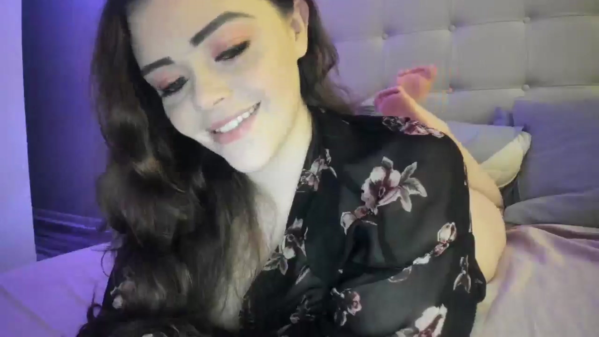 Gallery image thumbnail from TemptressV's myfreecams stream on, 02/16/2025, 08:06 image 18 of 20