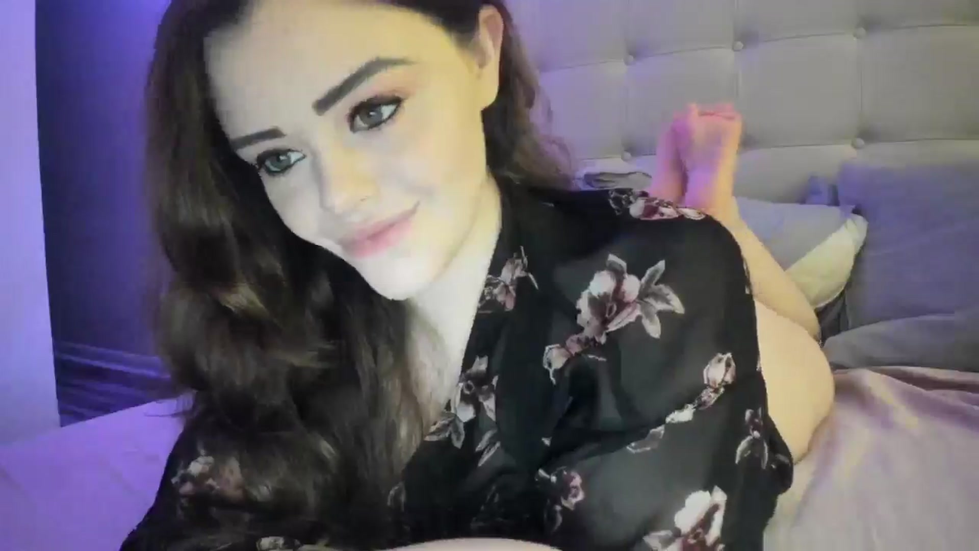 Gallery image thumbnail from TemptressV's myfreecams stream on, 02/16/2025, 08:06 image 20 of 20