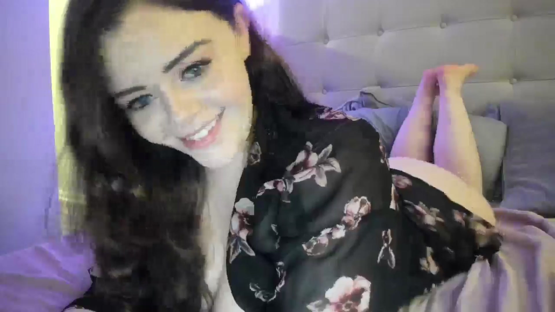 Gallery image thumbnail from TemptressV's myfreecams stream on, 02/17/2025, 01:37 image 6 of 20