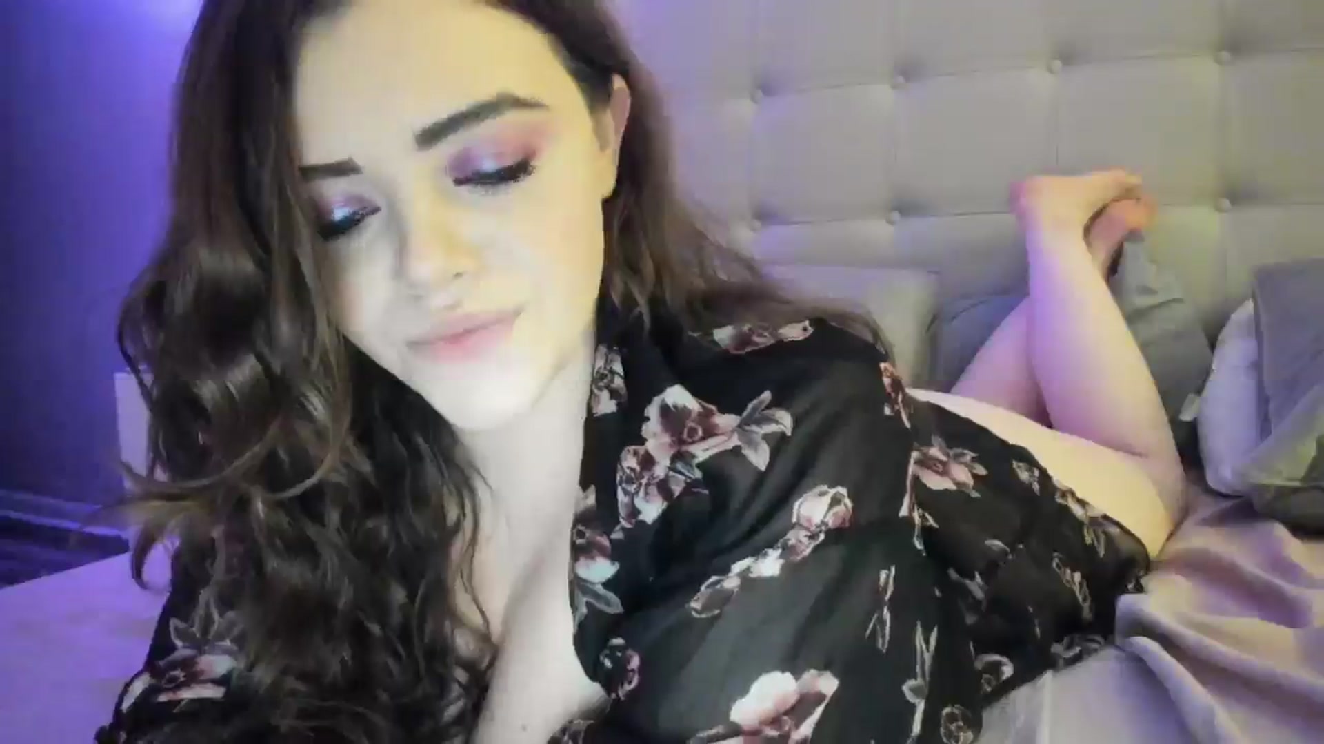 Gallery image thumbnail from TemptressV's myfreecams stream on, 03/17/2025, 02:22 image 19 of 20