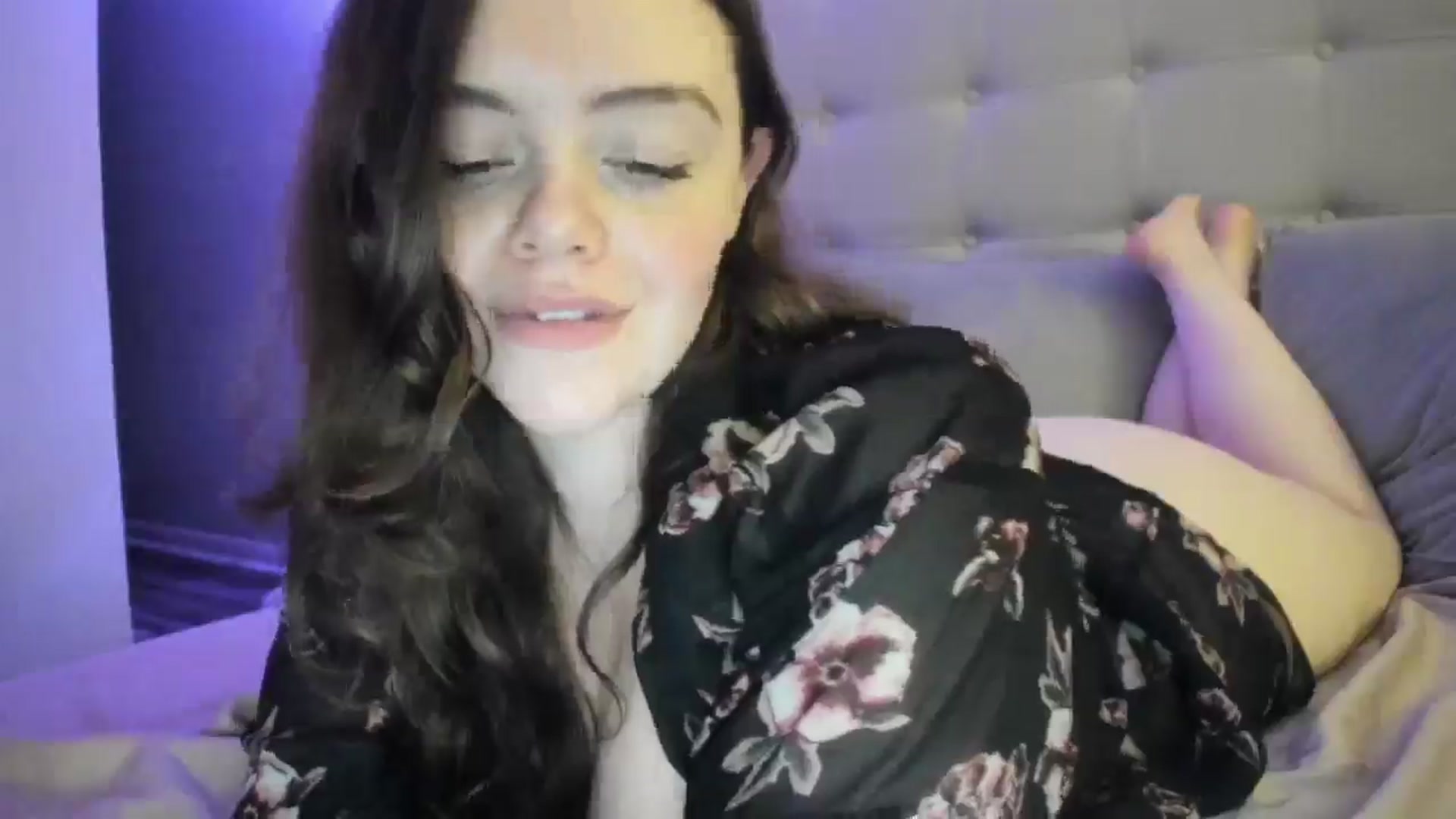 Gallery image thumbnail from TemptressV's myfreecams stream on, 03/23/2025, 07:11 image 14 of 20