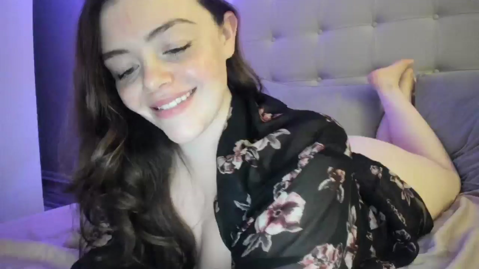 Gallery image thumbnail from TemptressV's myfreecams stream on, 03/23/2025, 07:11 image 18 of 20