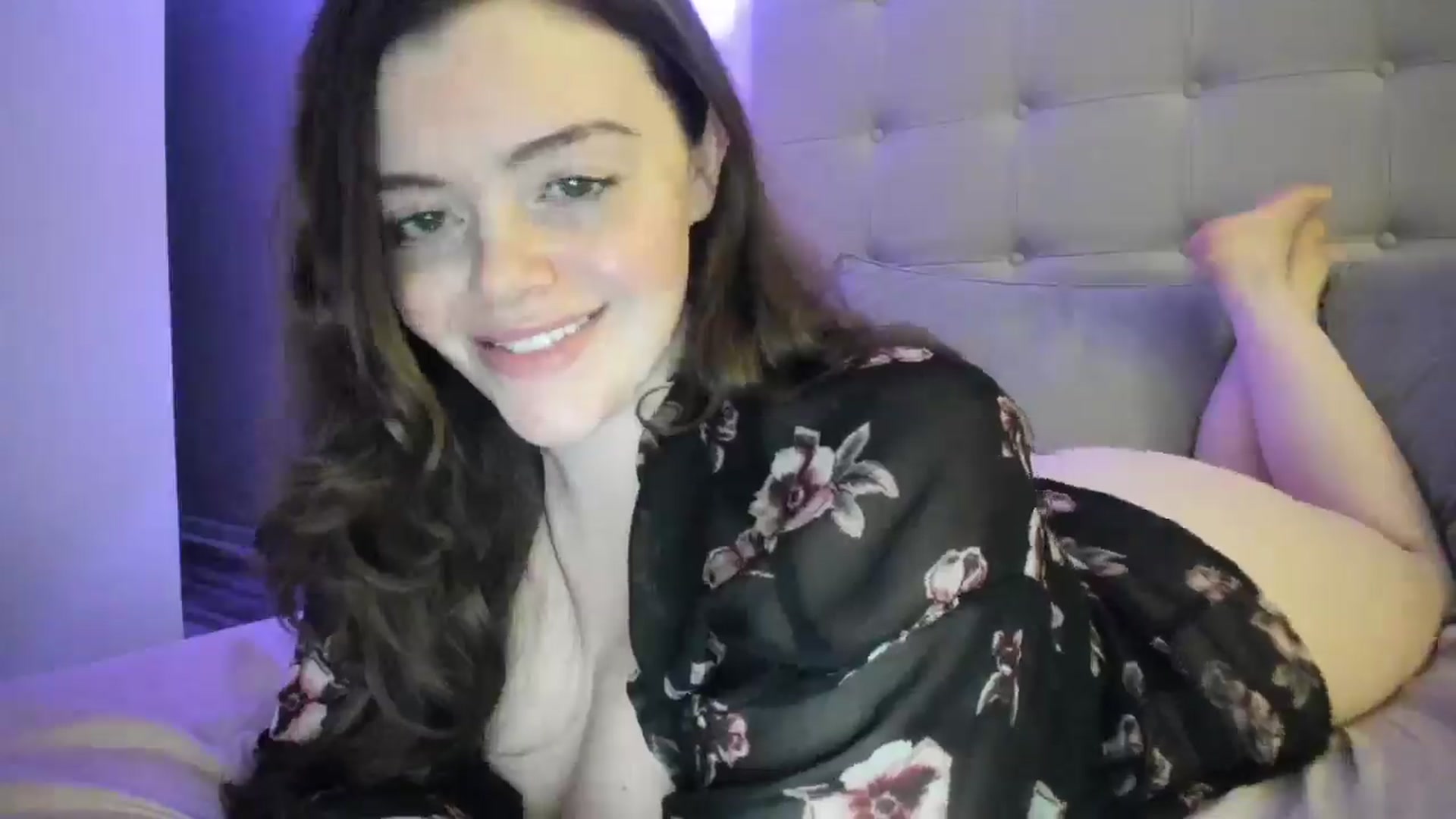 Gallery image thumbnail from TemptressV's myfreecams stream on, 03/23/2025, 08:13 image 10 of 20