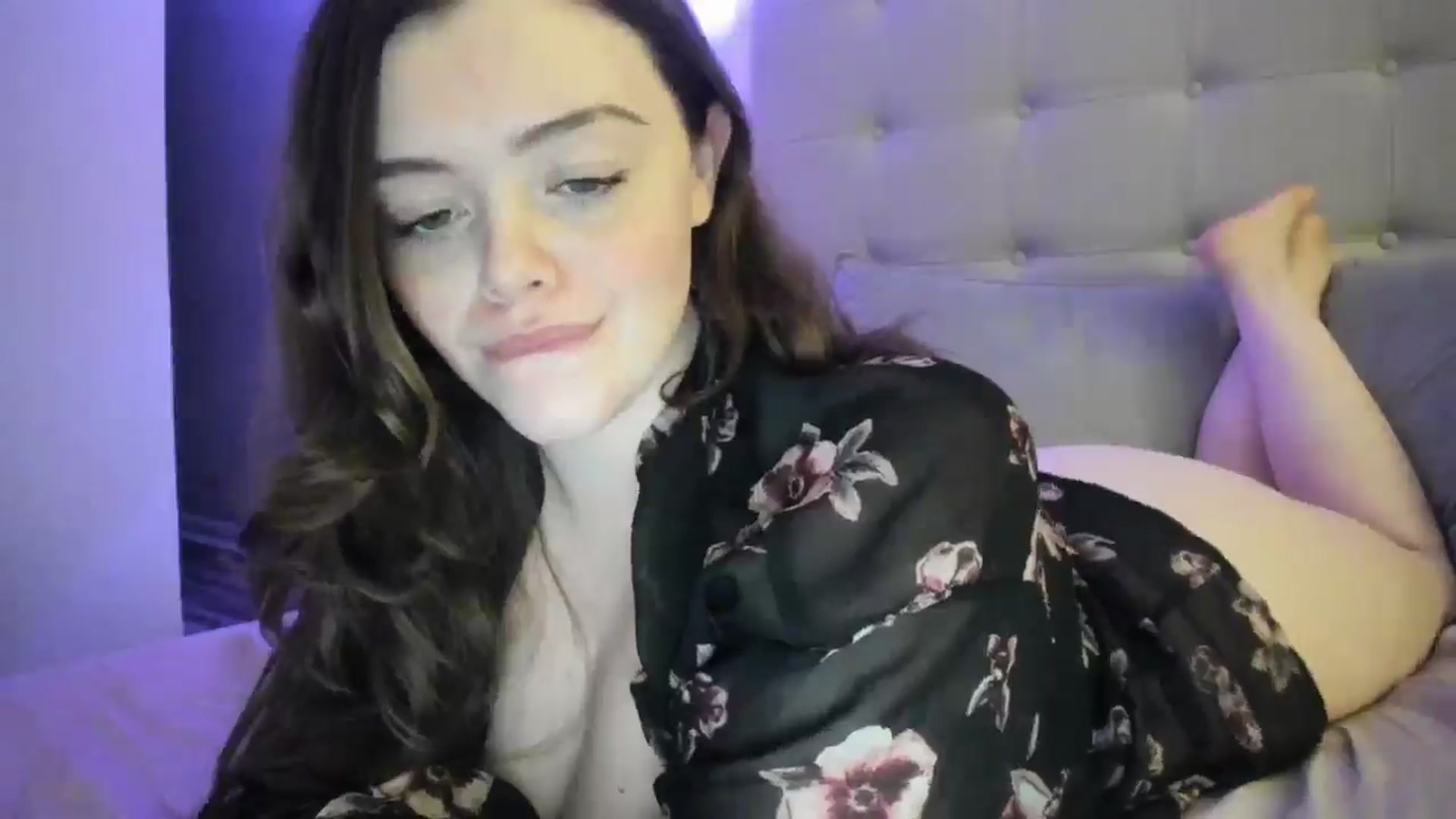 Gallery image thumbnail from TemptressV's myfreecams stream on, 03/23/2025, 08:13 image 3 of 20