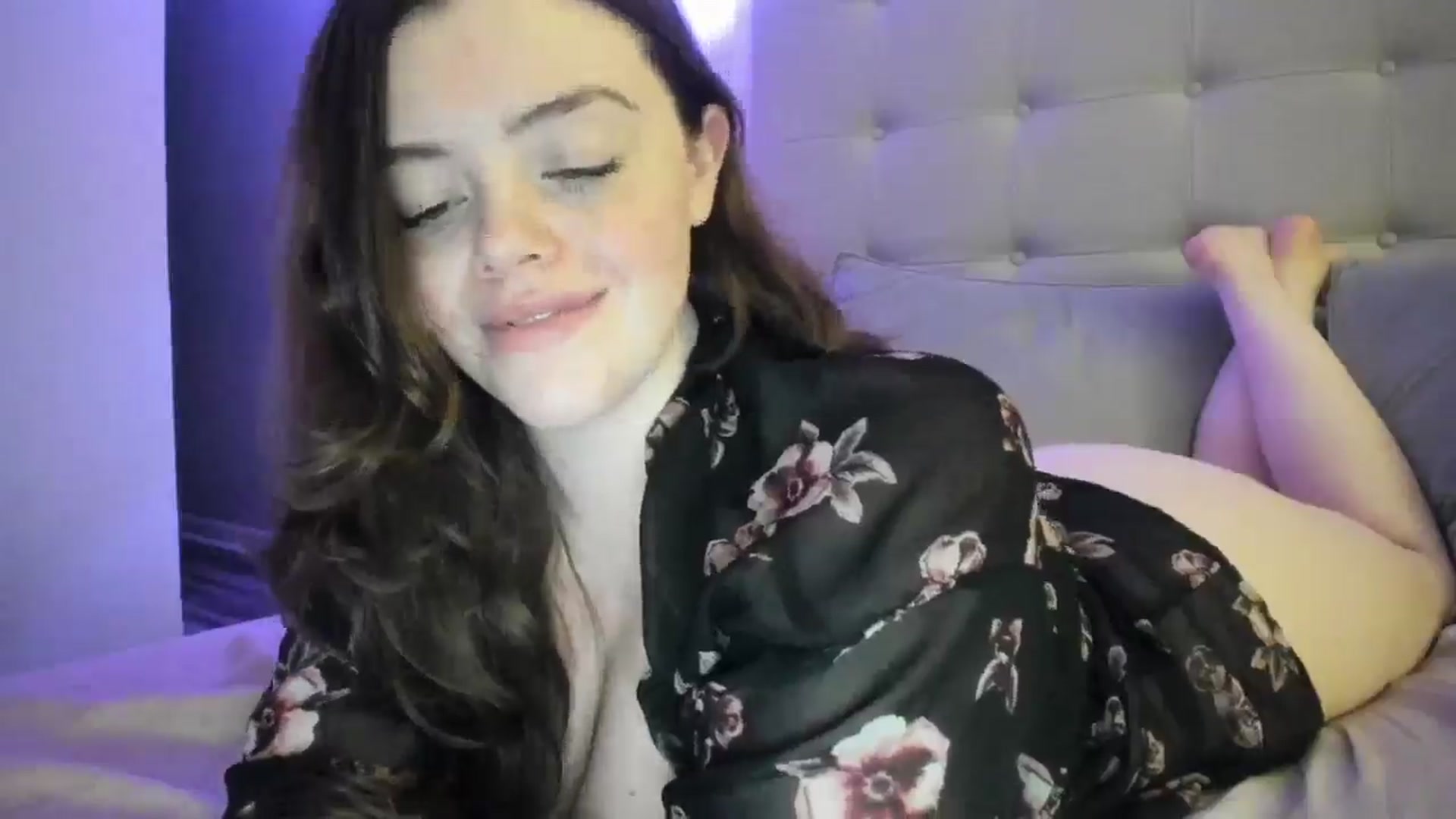 Gallery image thumbnail from TemptressV's myfreecams stream on, 03/23/2025, 08:13 image 14 of 20