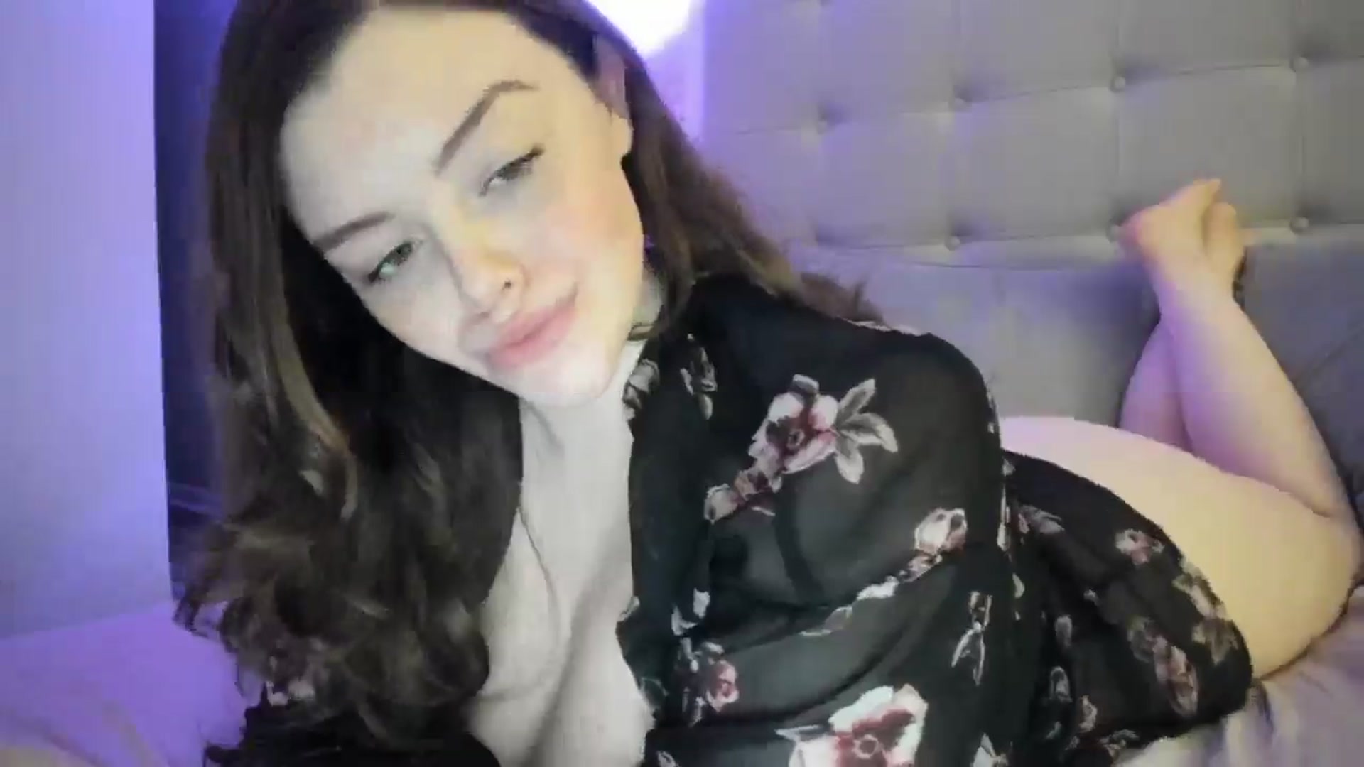 Gallery image thumbnail from TemptressV's myfreecams stream on, 03/23/2025, 08:13 image 4 of 20