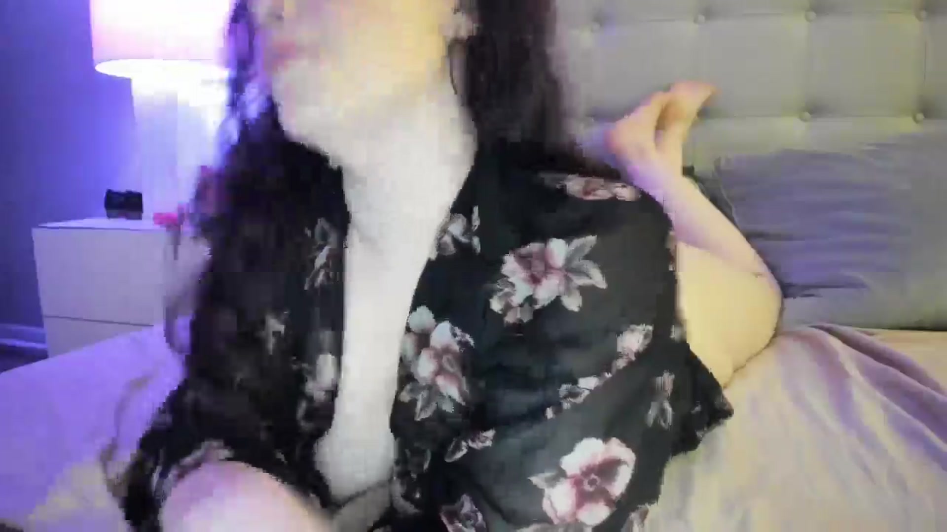 Gallery image thumbnail from TemptressV's myfreecams stream on, 05/18/2025, 07:44 image 9 of 20