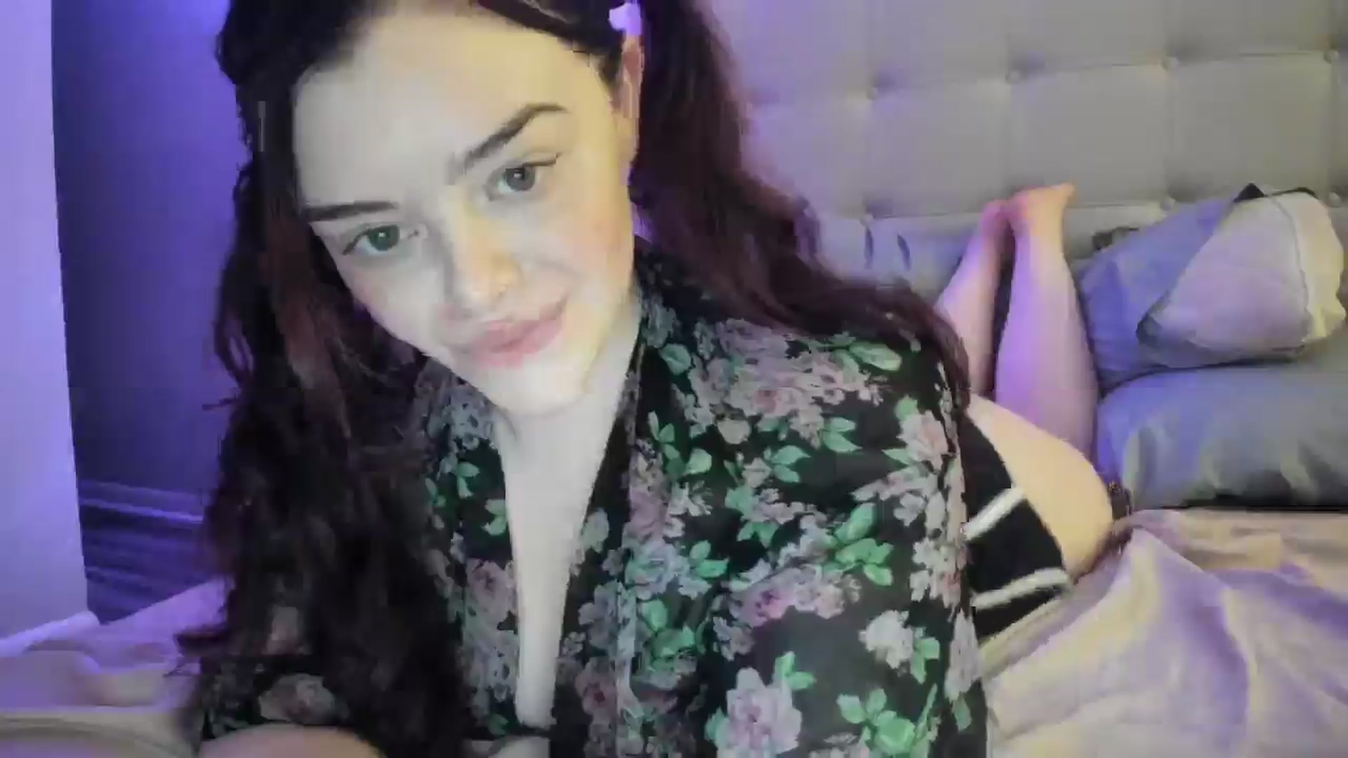 Gallery image thumbnail from TemptressV's myfreecams stream on, 08/04/2025, 05:00 image 20 of 20
