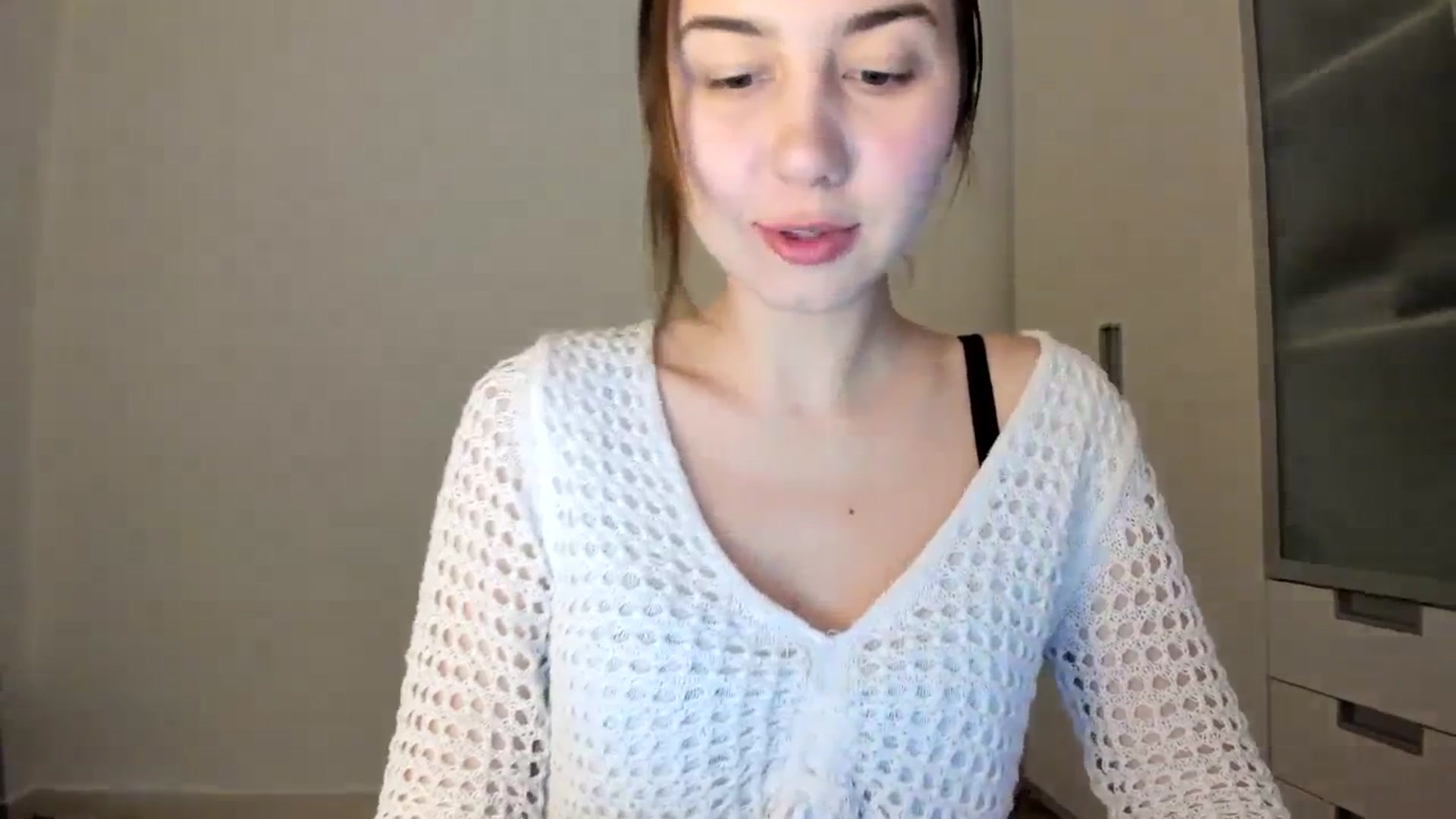 Gallery image thumbnail from Temptressy's myfreecams stream on, 02/21/2024, 18:04 image 15 of 20