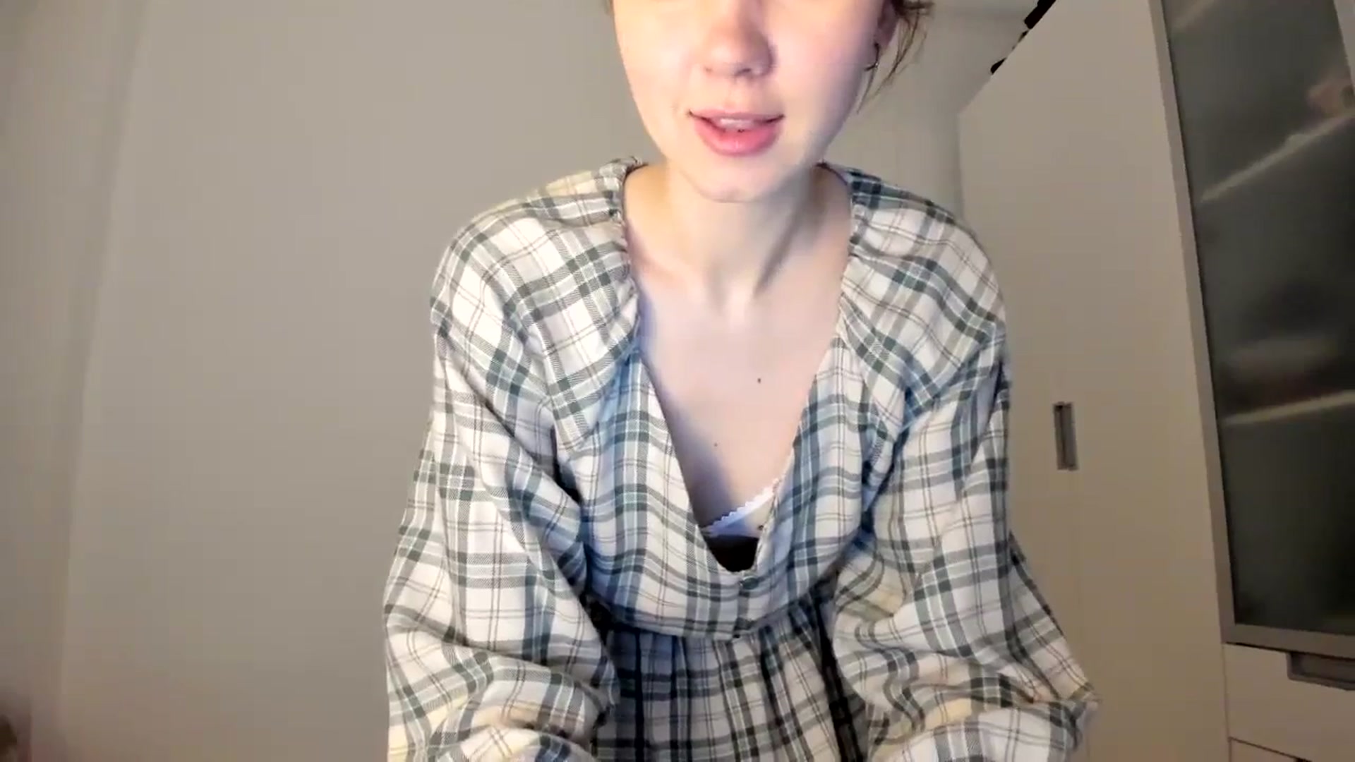 Gallery image thumbnail from Temptressy's myfreecams stream on, 03/10/2024, 23:19 image 8 of 20