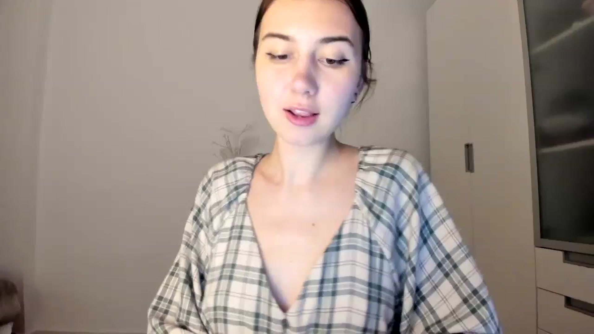 Gallery image thumbnail from Temptressy's myfreecams stream on, 03/10/2024, 23:19 image 1 of 20
