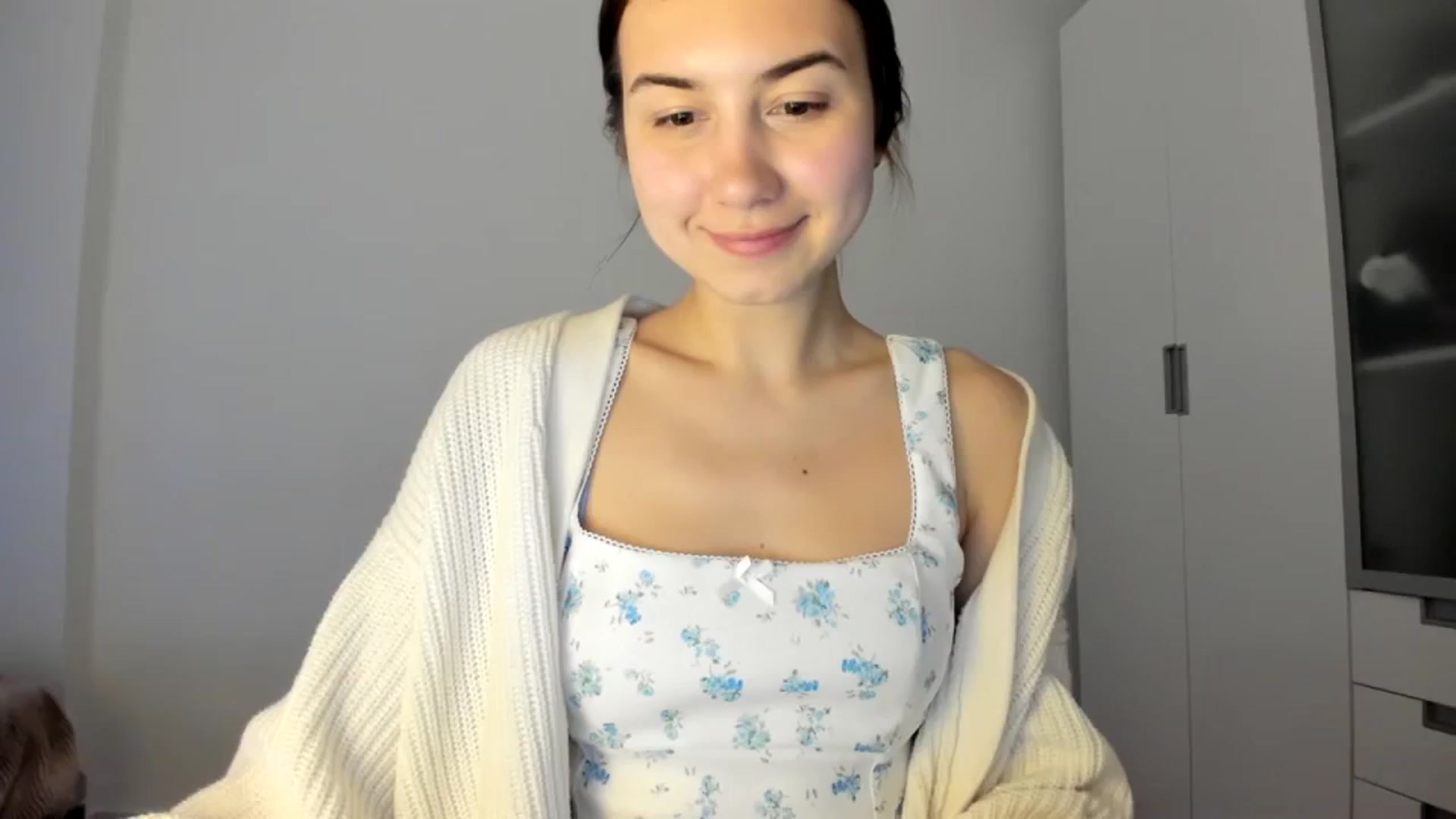 Gallery image thumbnail from Temptressy's myfreecams stream on, 03/13/2024, 23:51 image 5 of 20