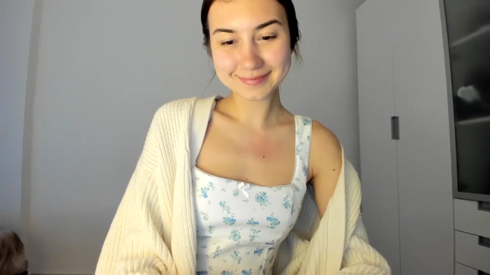 Gallery image thumbnail from Temptressy's myfreecams stream on, 03/13/2024, 23:51 image 8 of 20