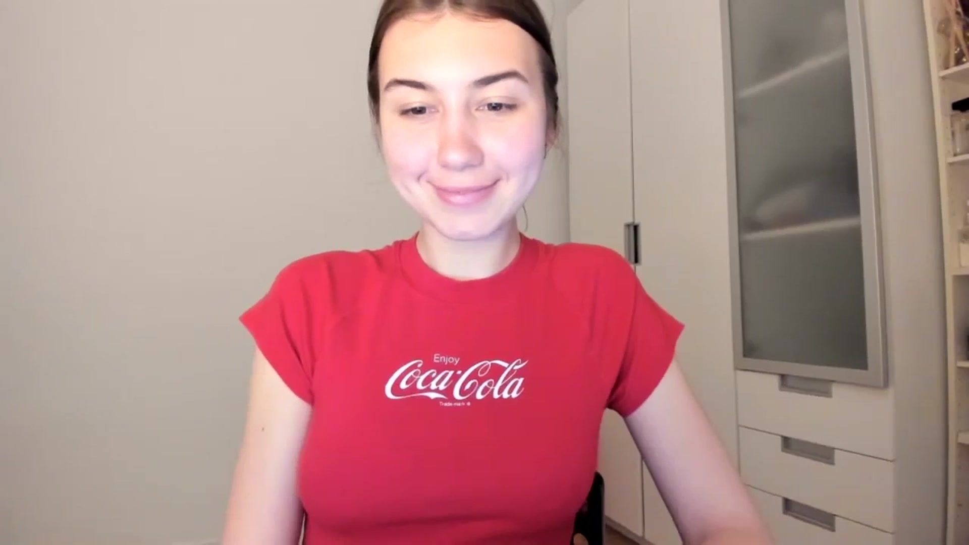 Gallery image thumbnail from Temptressy's myfreecams stream on, 03/17/2024, 21:54 image 14 of 20