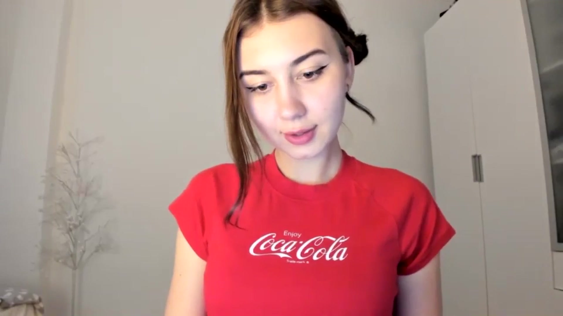 Gallery image thumbnail from Temptressy's myfreecams stream on, 04/25/2024, 18:46 image 15 of 20