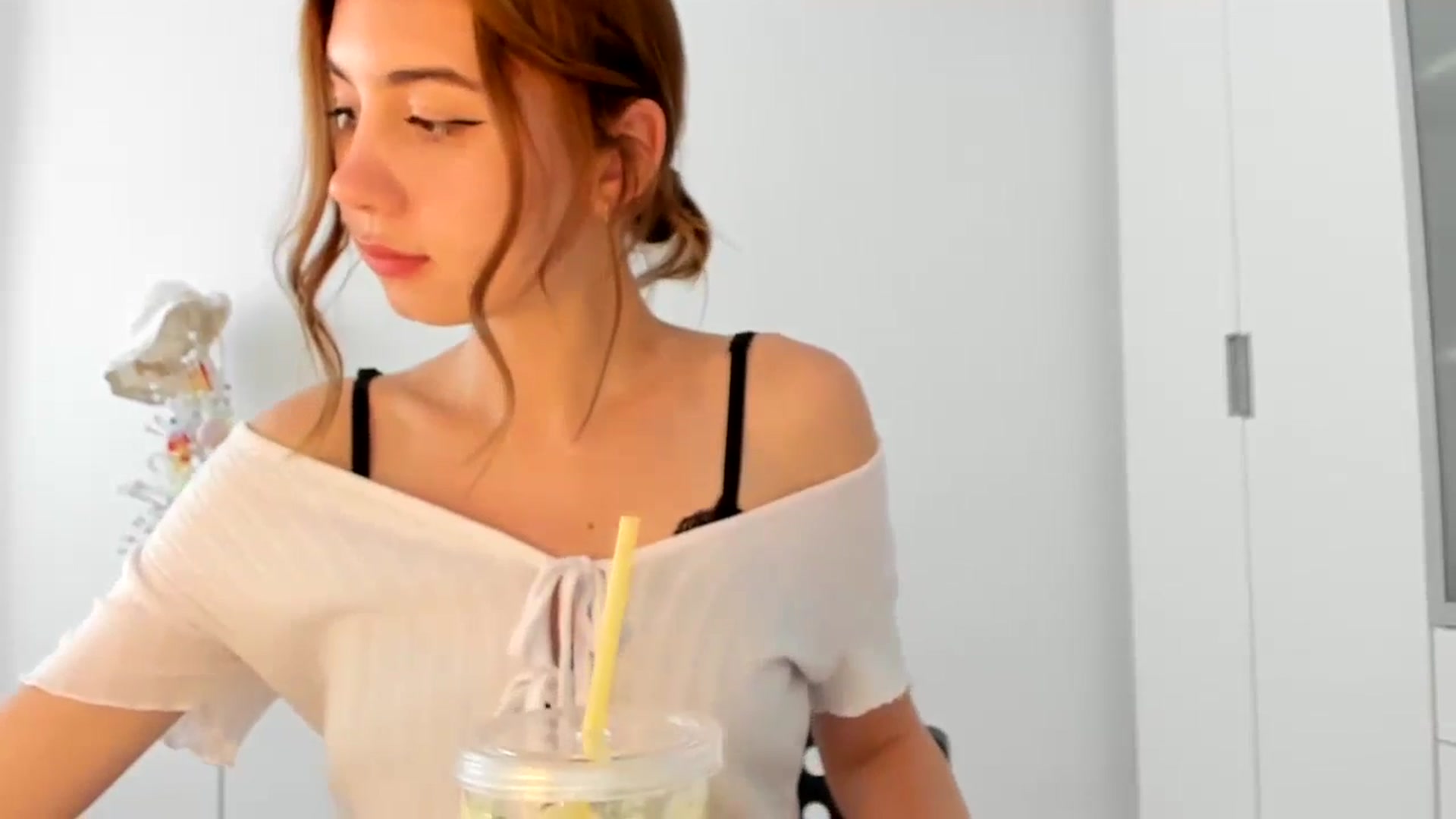Gallery image thumbnail from Temptressy's myfreecams stream on, 05/30/2024, 14:00 image 11 of 20