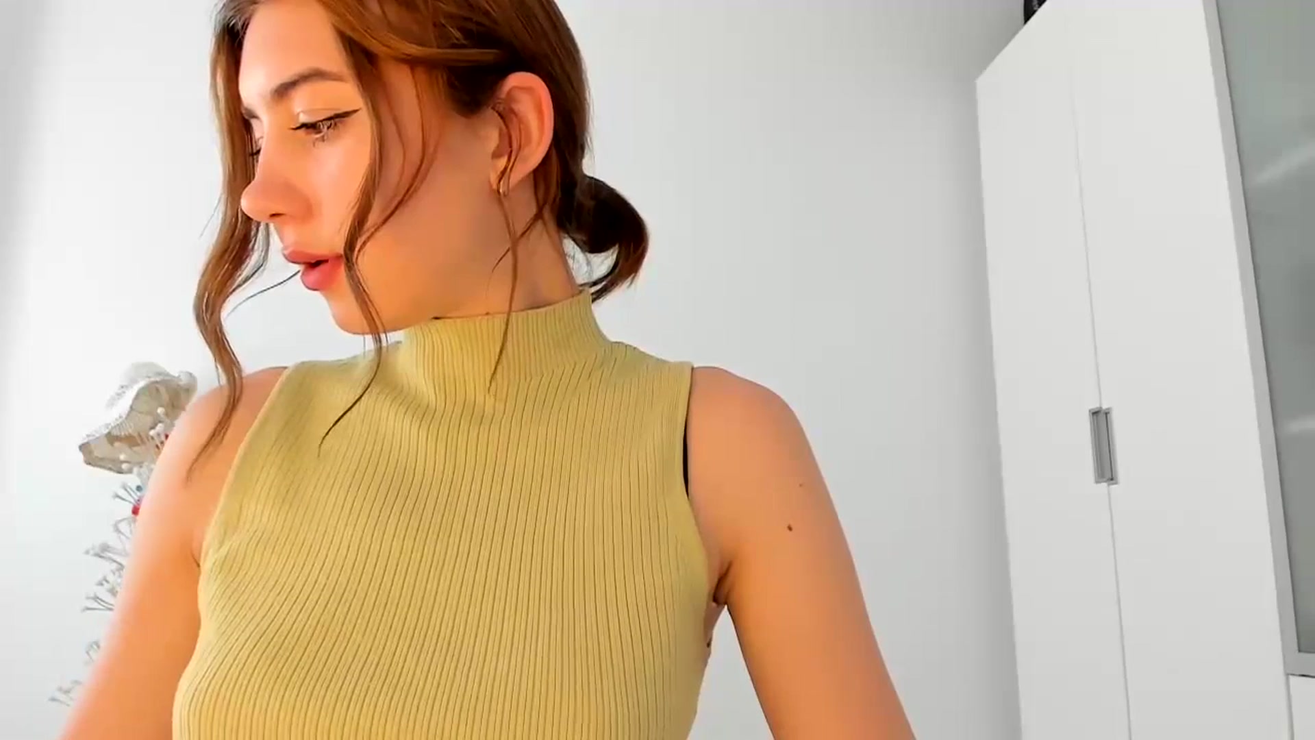 Gallery image thumbnail from Temptressy's myfreecams stream on, 05/30/2024, 14:52 image 11 of 20