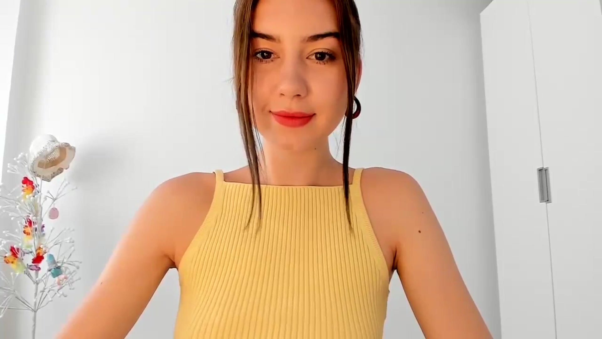 Gallery image thumbnail from Temptressy's myfreecams stream on, 06/07/2024, 12:13 image 17 of 20