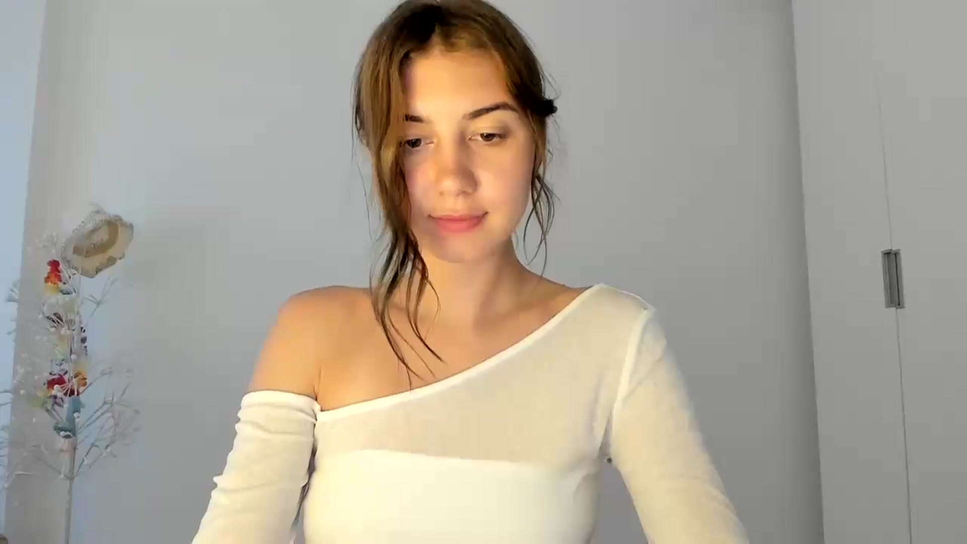 Gallery image thumbnail from Temptressy's myfreecams stream on, 06/10/2024, 18:42 image 10 of 20