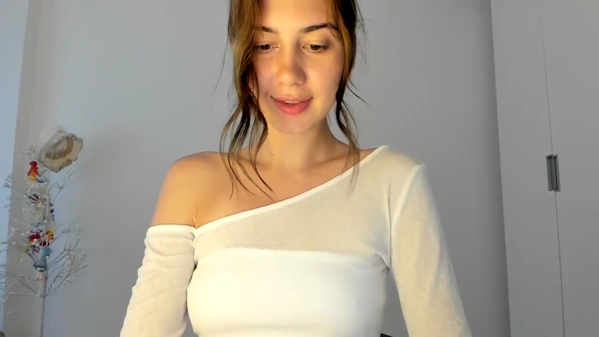Gallery image thumbnail from Temptressy's myfreecams stream on, 06/10/2024, 18:42 image 16 of 20