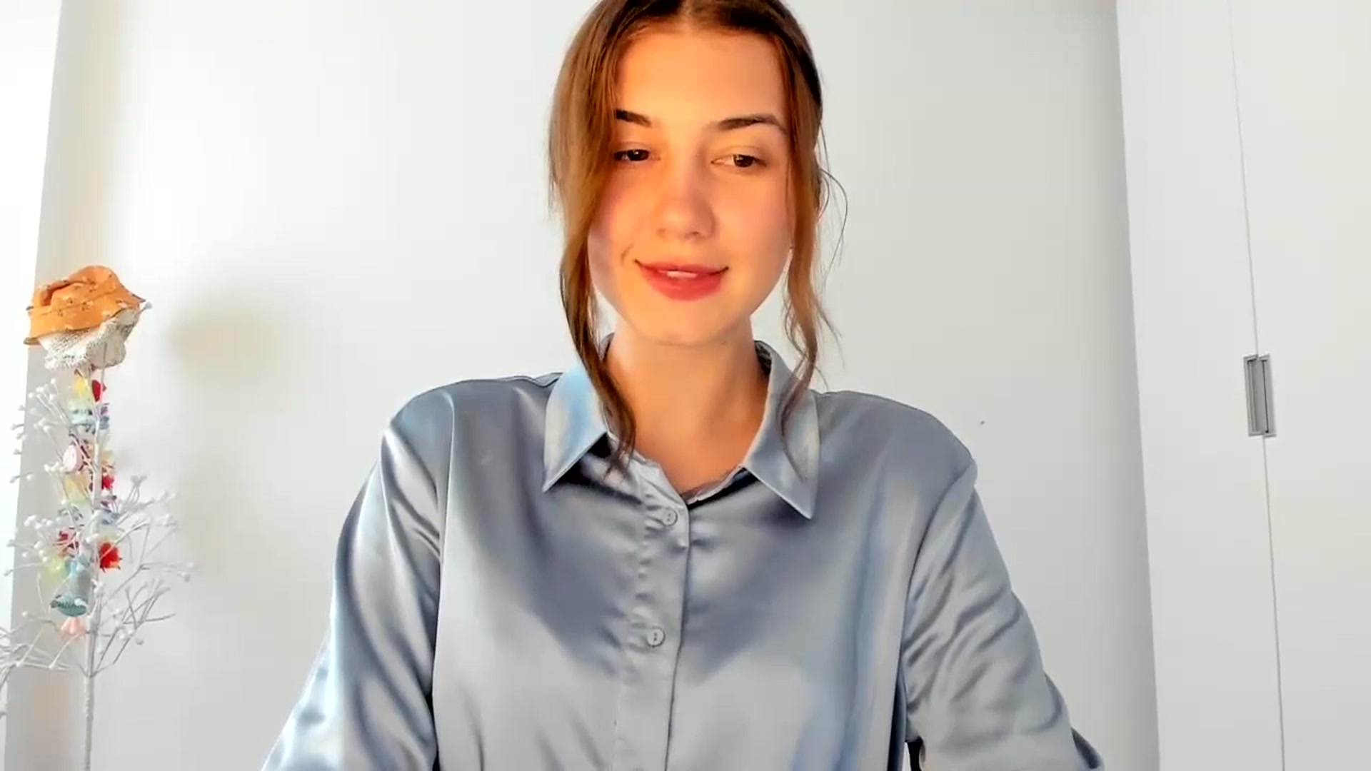 Gallery image thumbnail from Temptressy's myfreecams stream on, 06/19/2024, 18:42 image 14 of 20