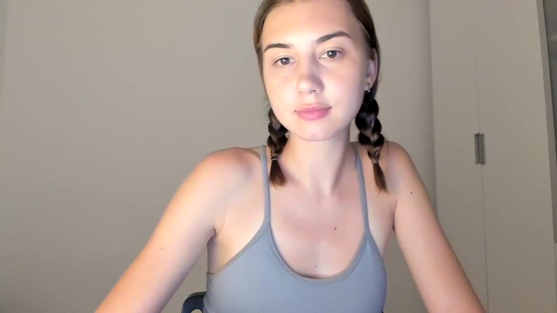 Gallery image thumbnail from Temptressy's myfreecams stream on, 08/13/2024, 19:33 image 3 of 20
