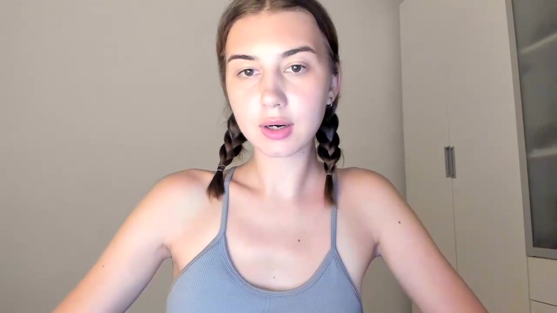 Gallery image thumbnail from Temptressy's myfreecams stream on, 08/13/2024, 19:33 image 17 of 20