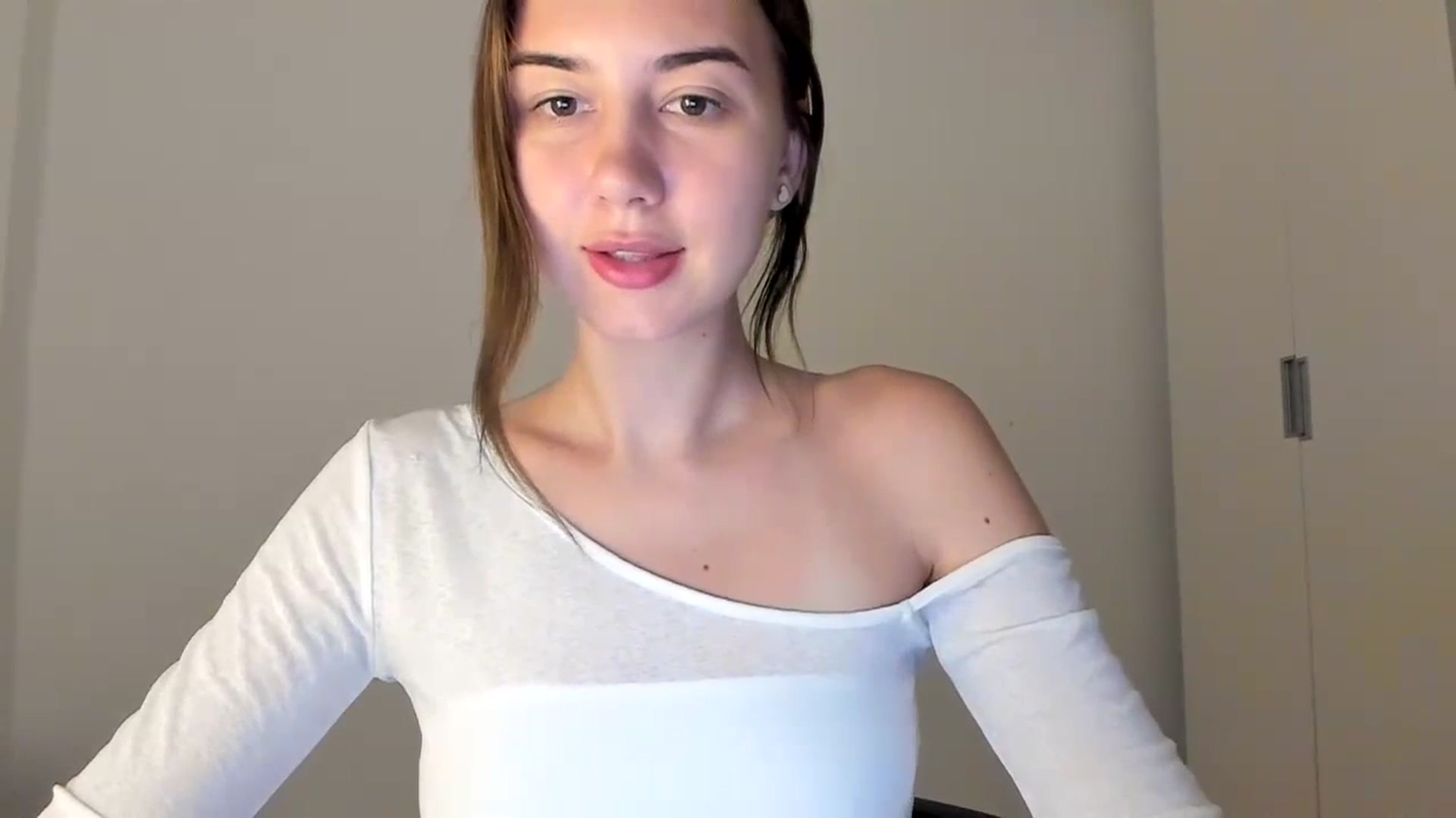 Gallery image thumbnail from Temptressy's myfreecams stream on, 08/27/2024, 19:47 image 7 of 20