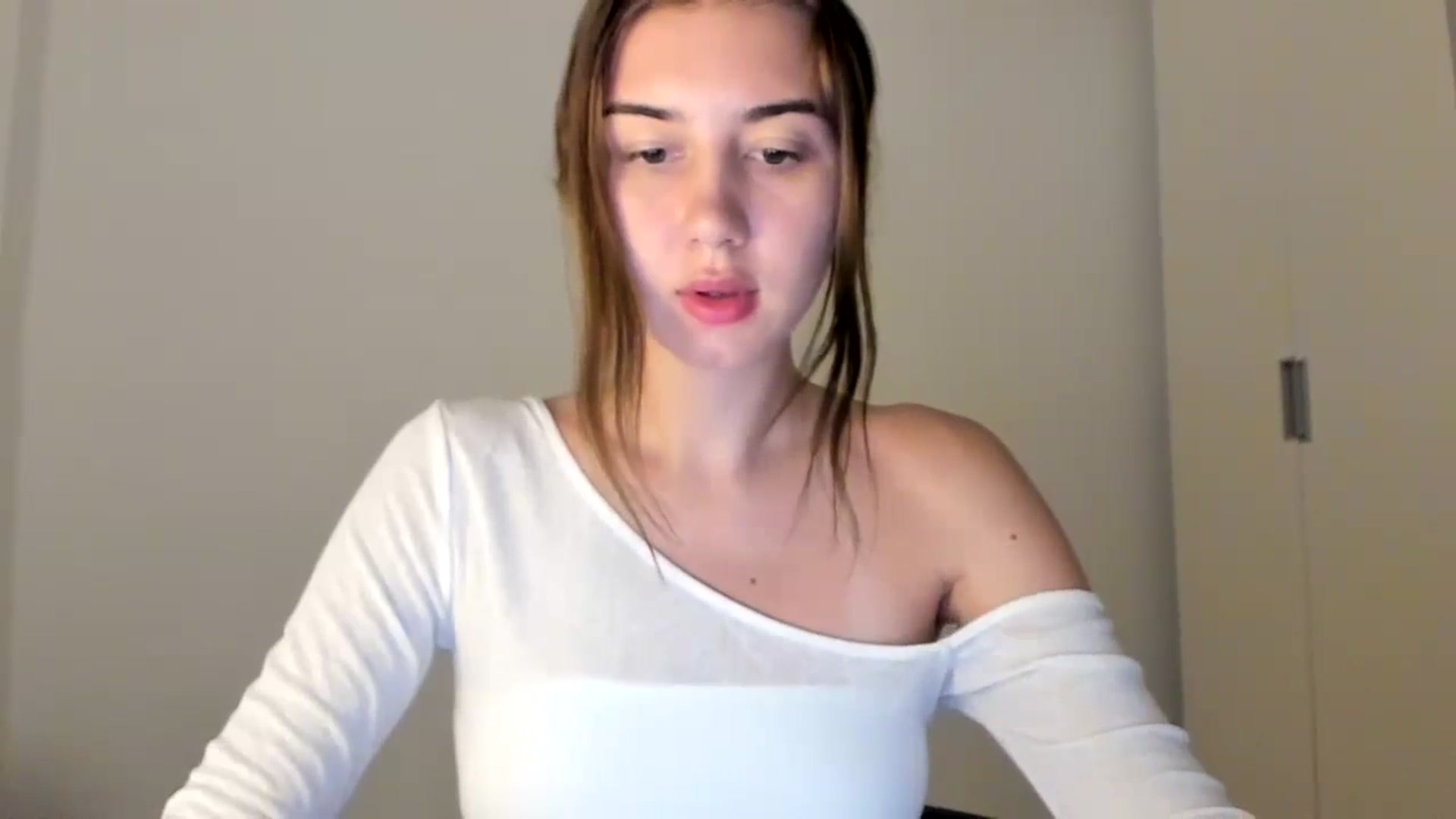 Gallery image thumbnail from Temptressy's myfreecams stream on, 08/27/2024, 19:47 image 14 of 20