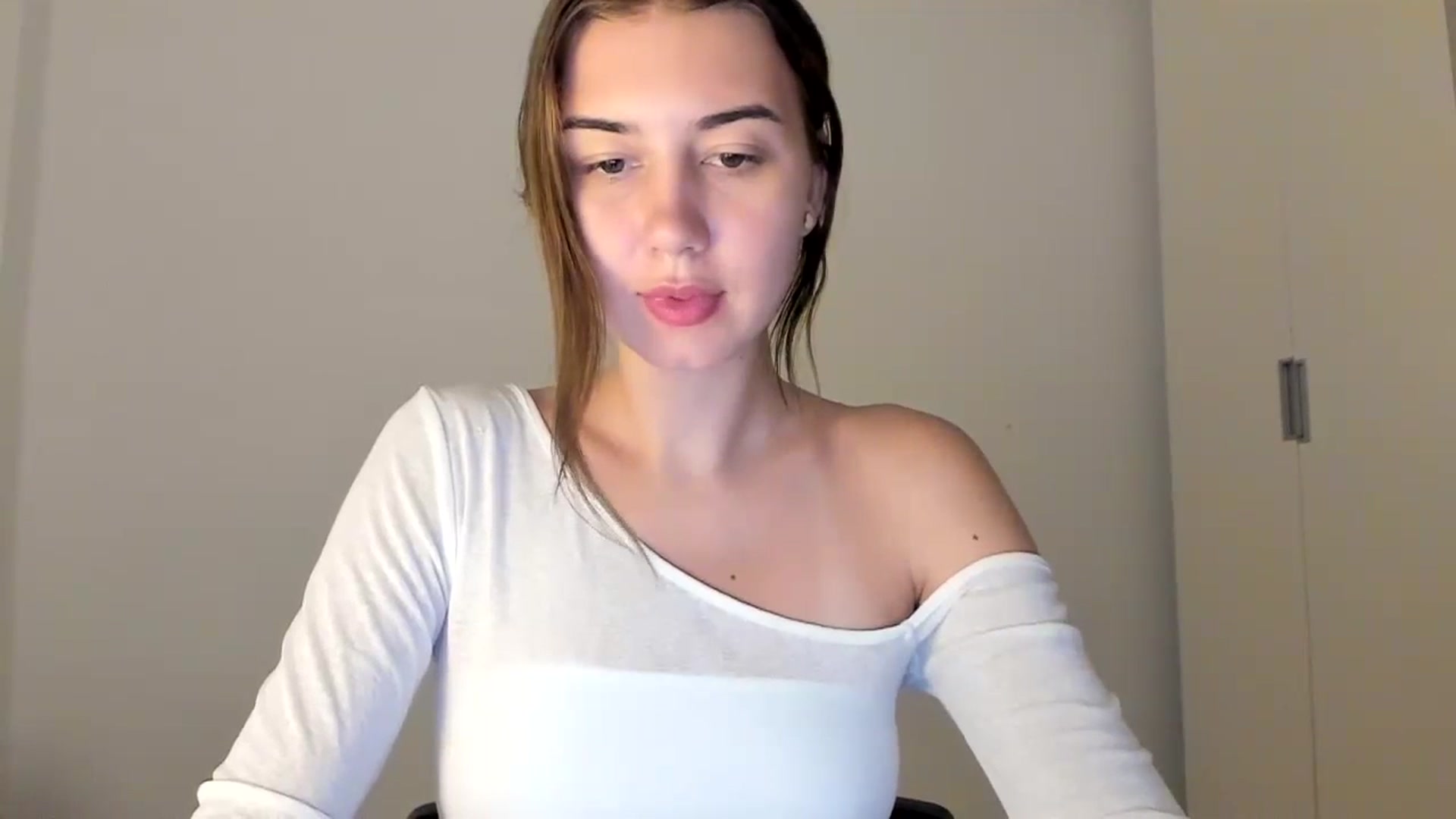 Gallery image thumbnail from Temptressy's myfreecams stream on, 08/27/2024, 19:47 image 8 of 20