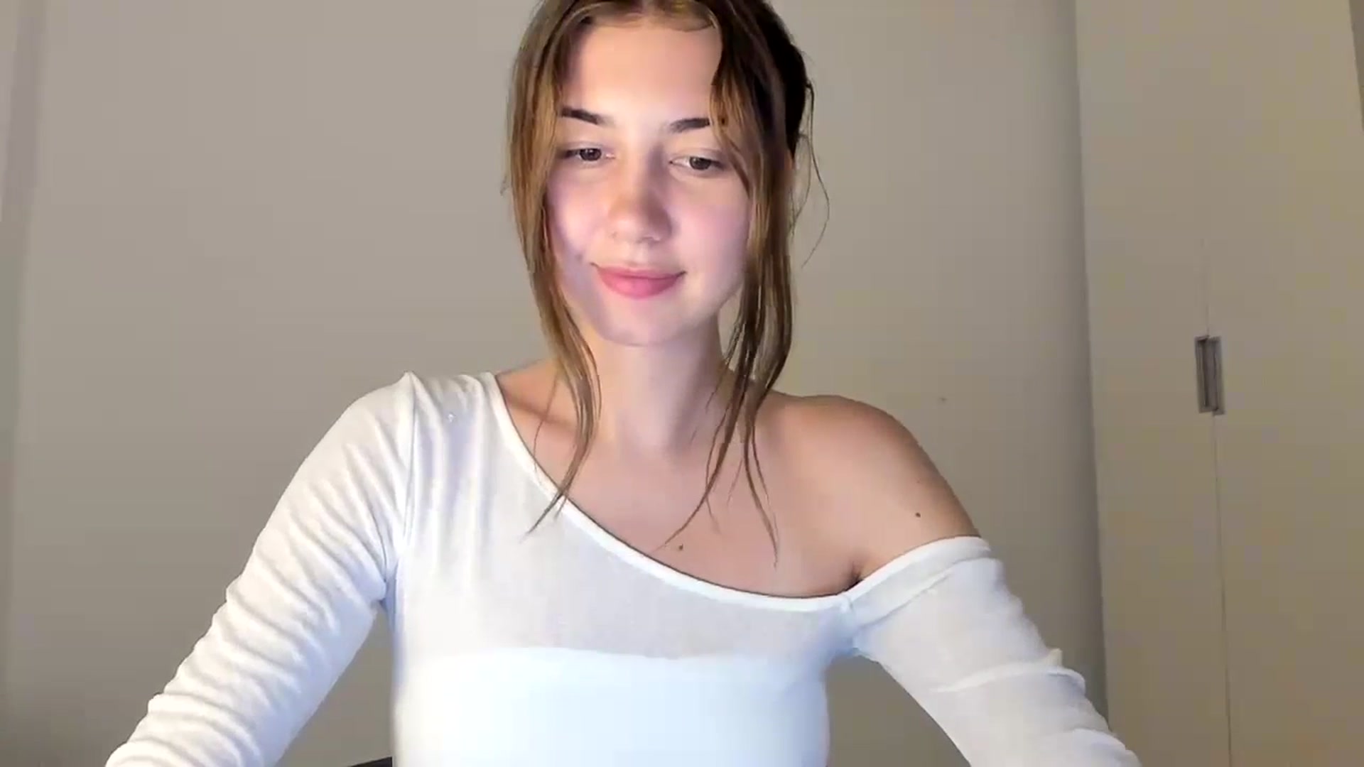 Gallery image thumbnail from Temptressy's myfreecams stream on, 08/27/2024, 20:26 image 10 of 20