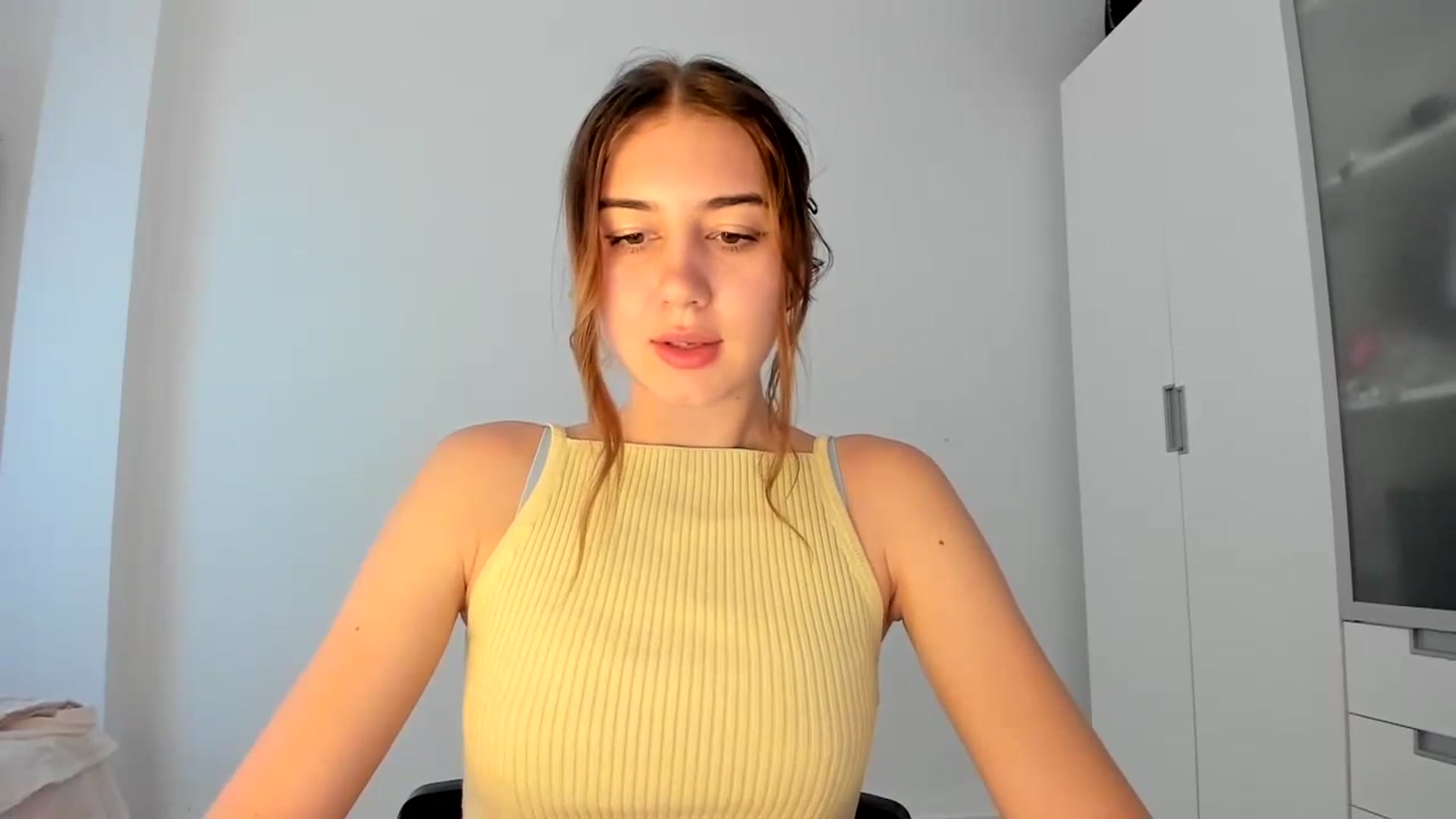 Gallery image thumbnail from Temptressy's myfreecams stream on, 09/27/2024, 17:46 image 7 of 20