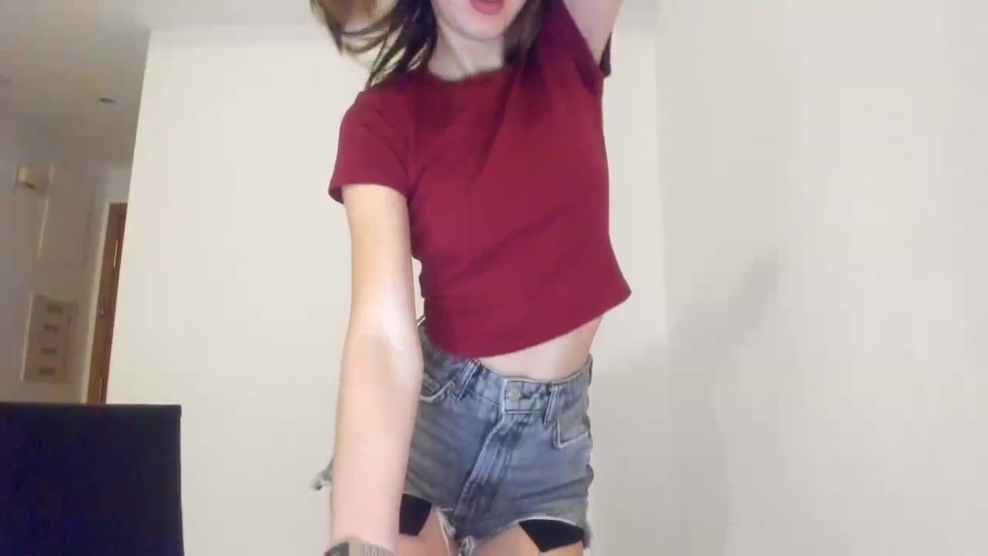 Gallery image thumbnail from Temptressy's myfreecams stream on, 10/03/2024, 17:40 image 19 of 20